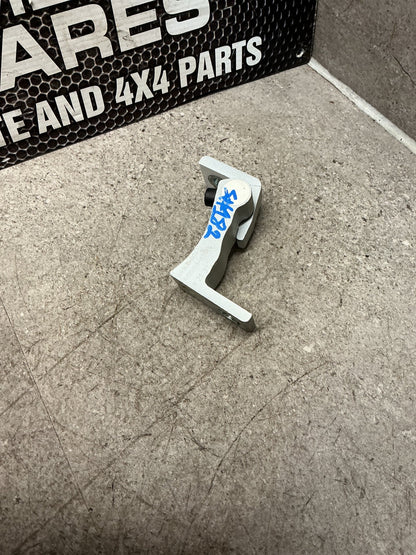 2021 Haval Jolion- Right Front Door Bottom Hinge- (TAG14655)