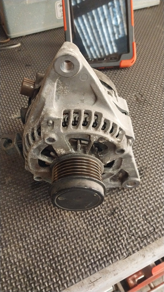 2015 Toyota RAV4 A40- Alternator- (TAG656)