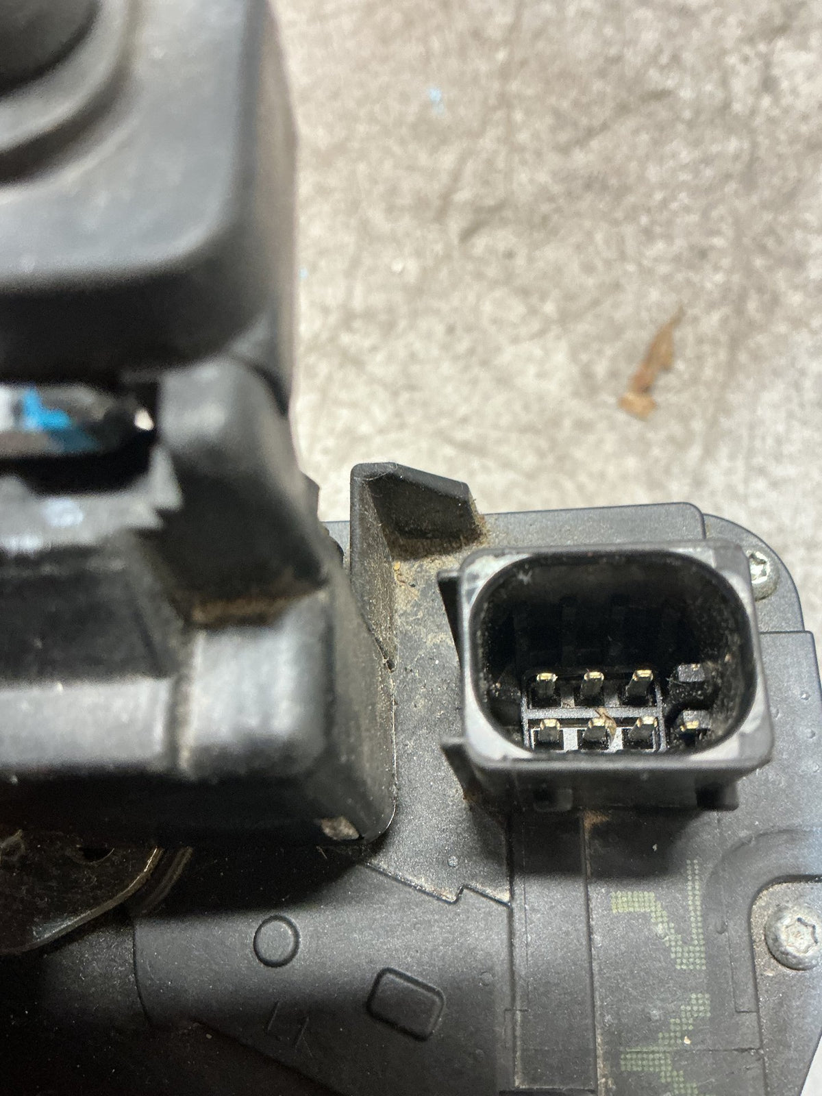 2009 Holden Captiva 7- Left Rear Door Lock Actuator- (TAG16089) PN: A046818