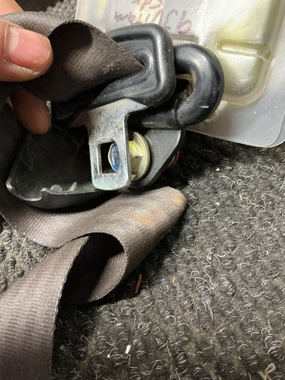 1993 Suzuki Vitara 8W018- Left Rear Seat Belt- (TAG10907)