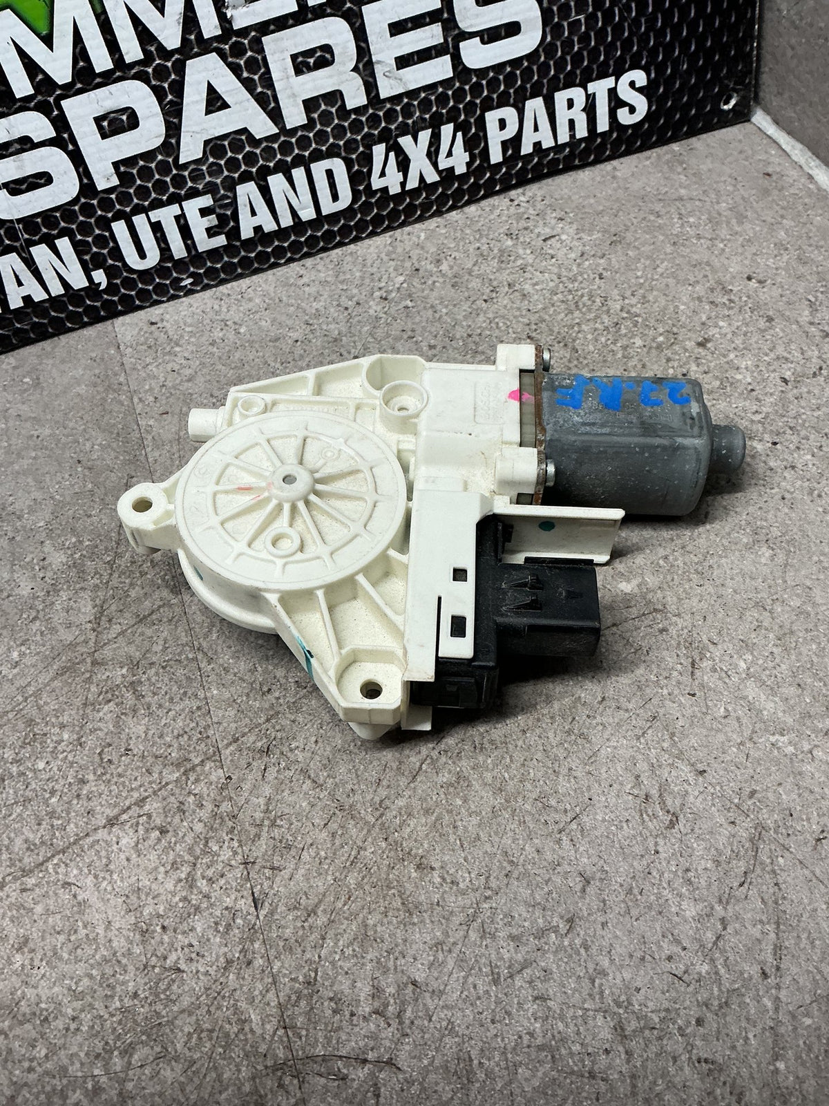 2008-2020 Dodge Journey JC- Right Front Window Reg Motor- (TAG14702)