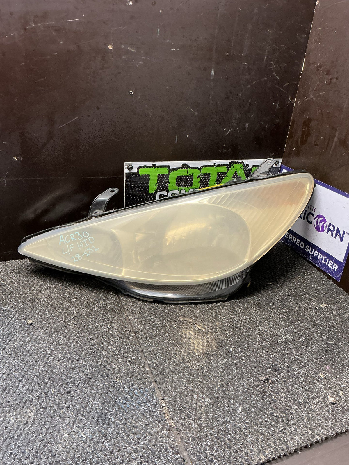 2000 Toyota Estima ACR30- Left Headlight- (TAG9649)
