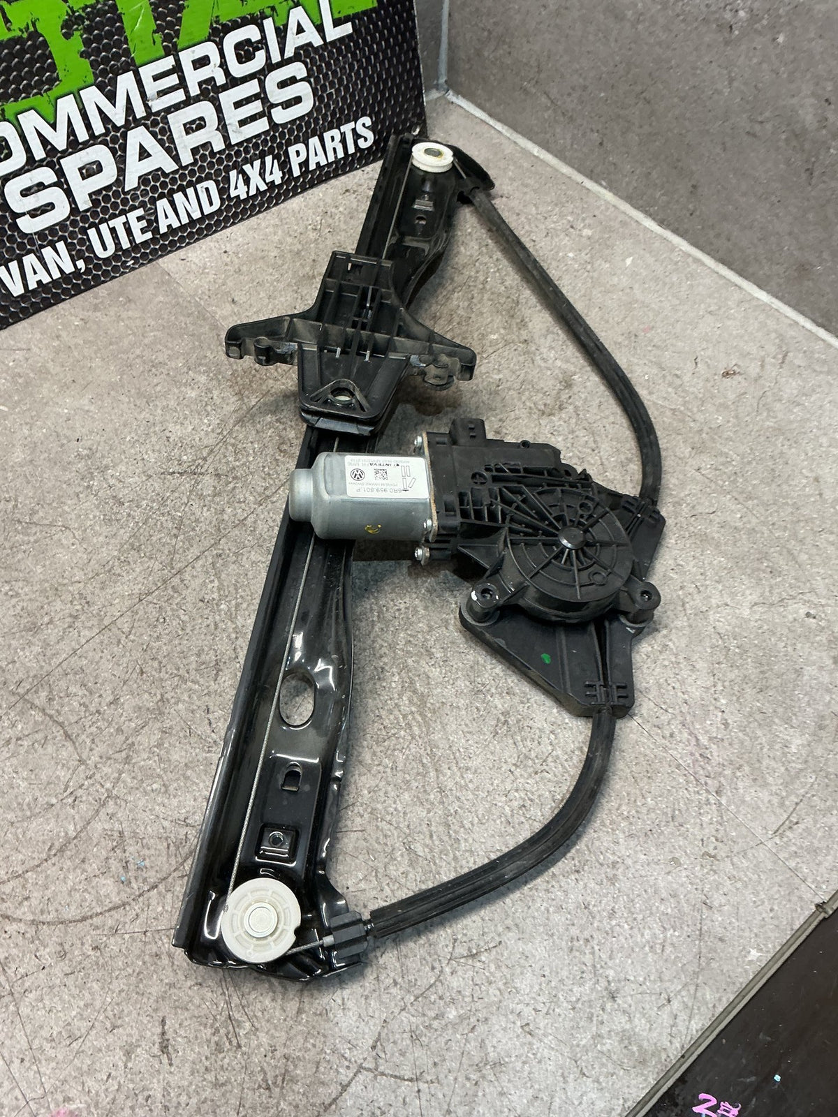 2013 Volkswagen Amarok- Left Front Window Regulator/Motor- (TAG15456)