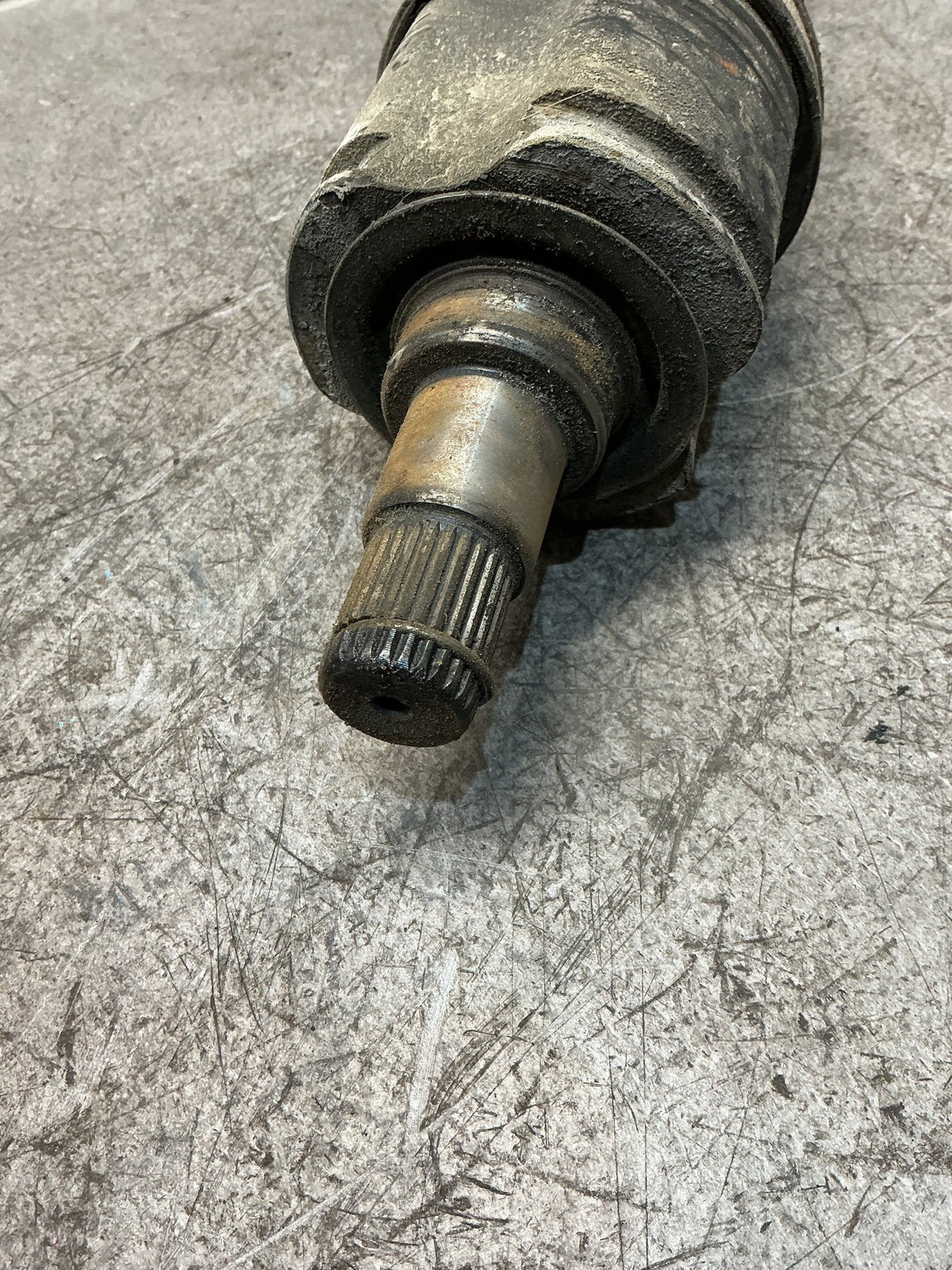 1996-2000 Toyota Land Cruiser J90 - Left Front ABS Axle - (TAG18000)
