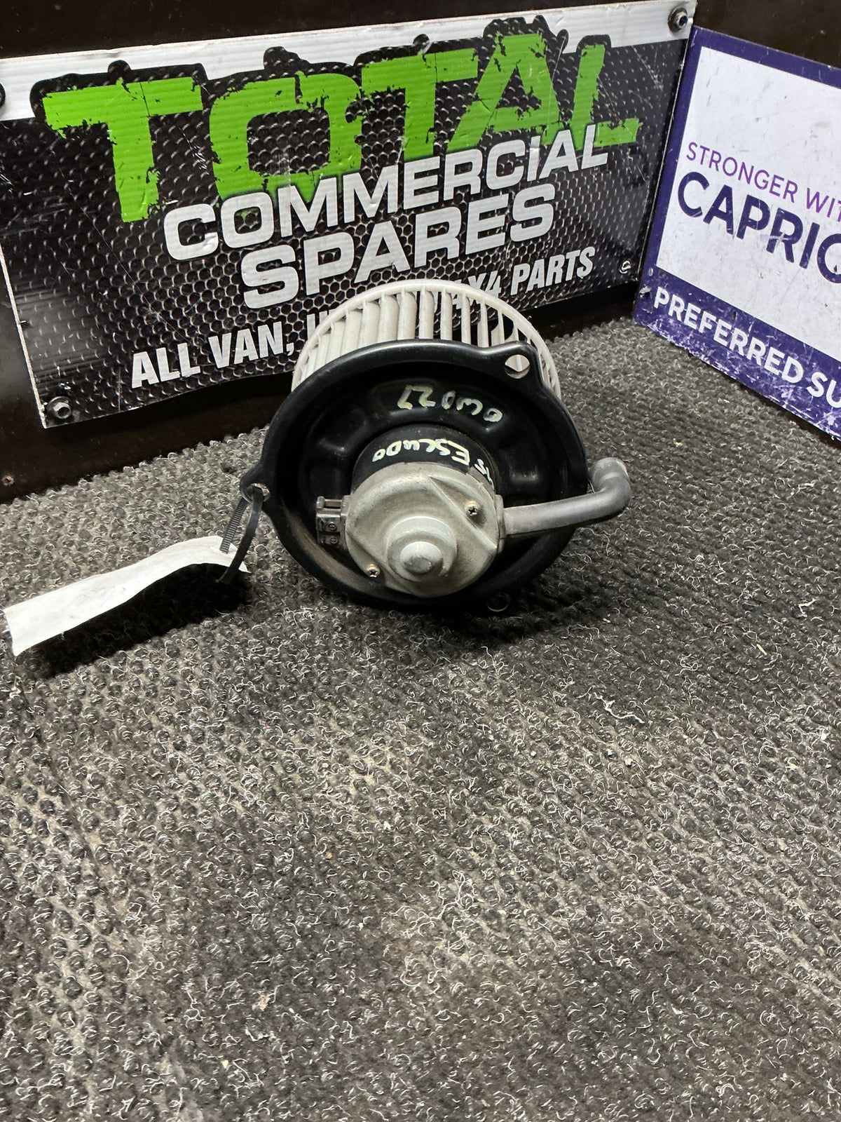 1995 Suzuki Escudo 0W027- Heater Fan Motor- (TAG10653)