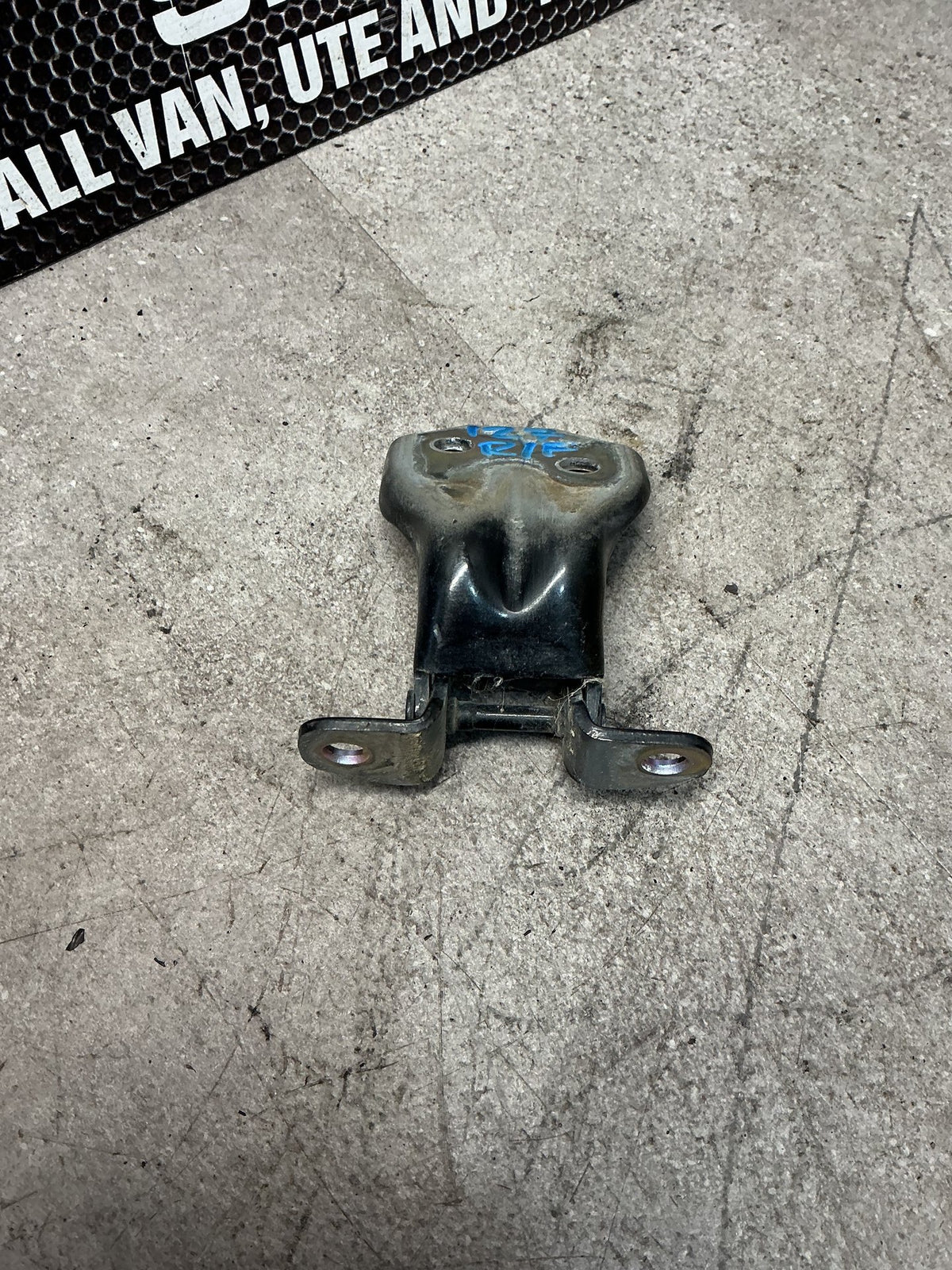 2012-2020 Isuzu D-Max TFS- Right Front Door Top Hinge- (TAG13235)