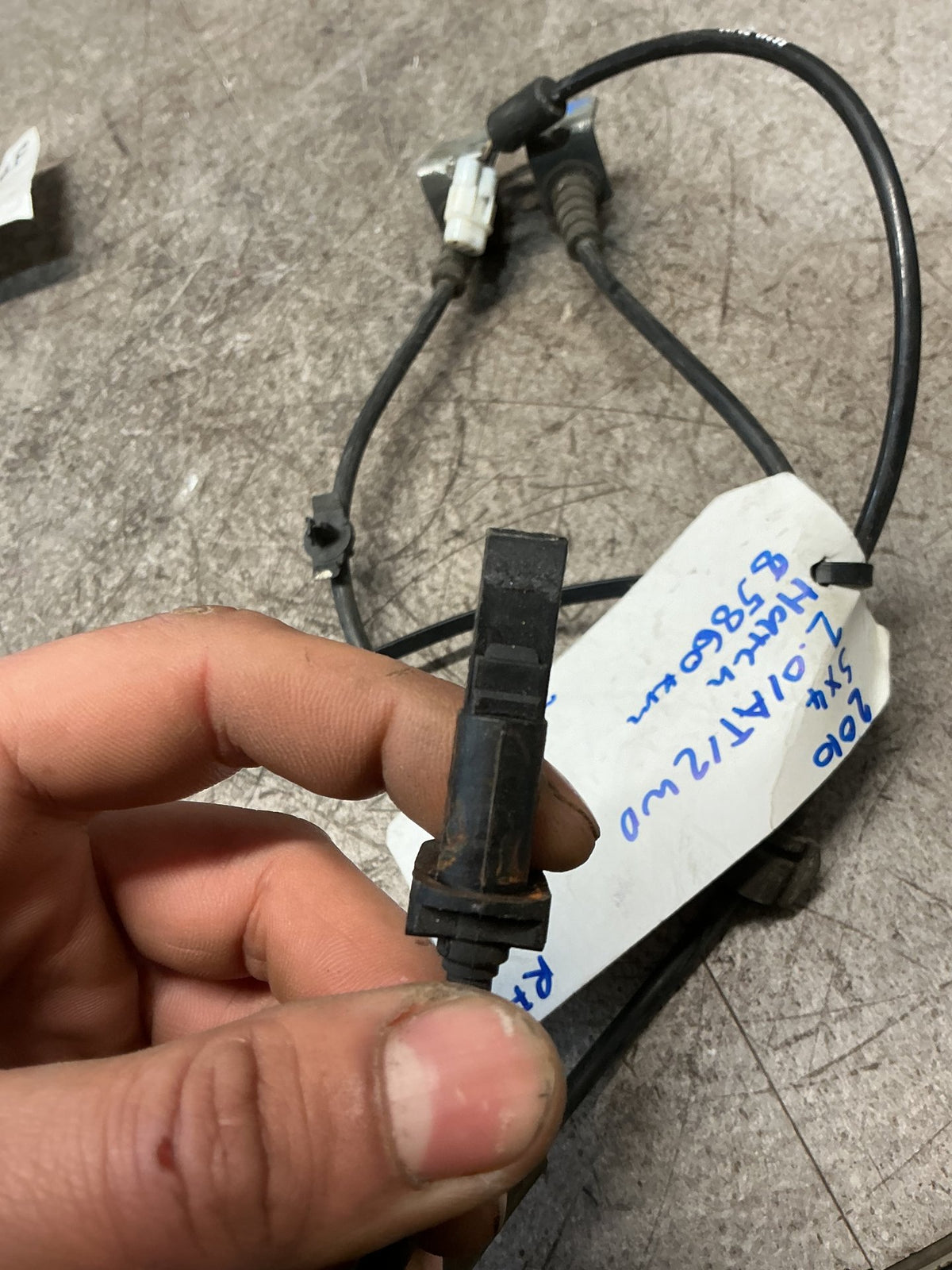 2010 Suzuki SX4 - Right Front ABS Sensor - (TAG18286)