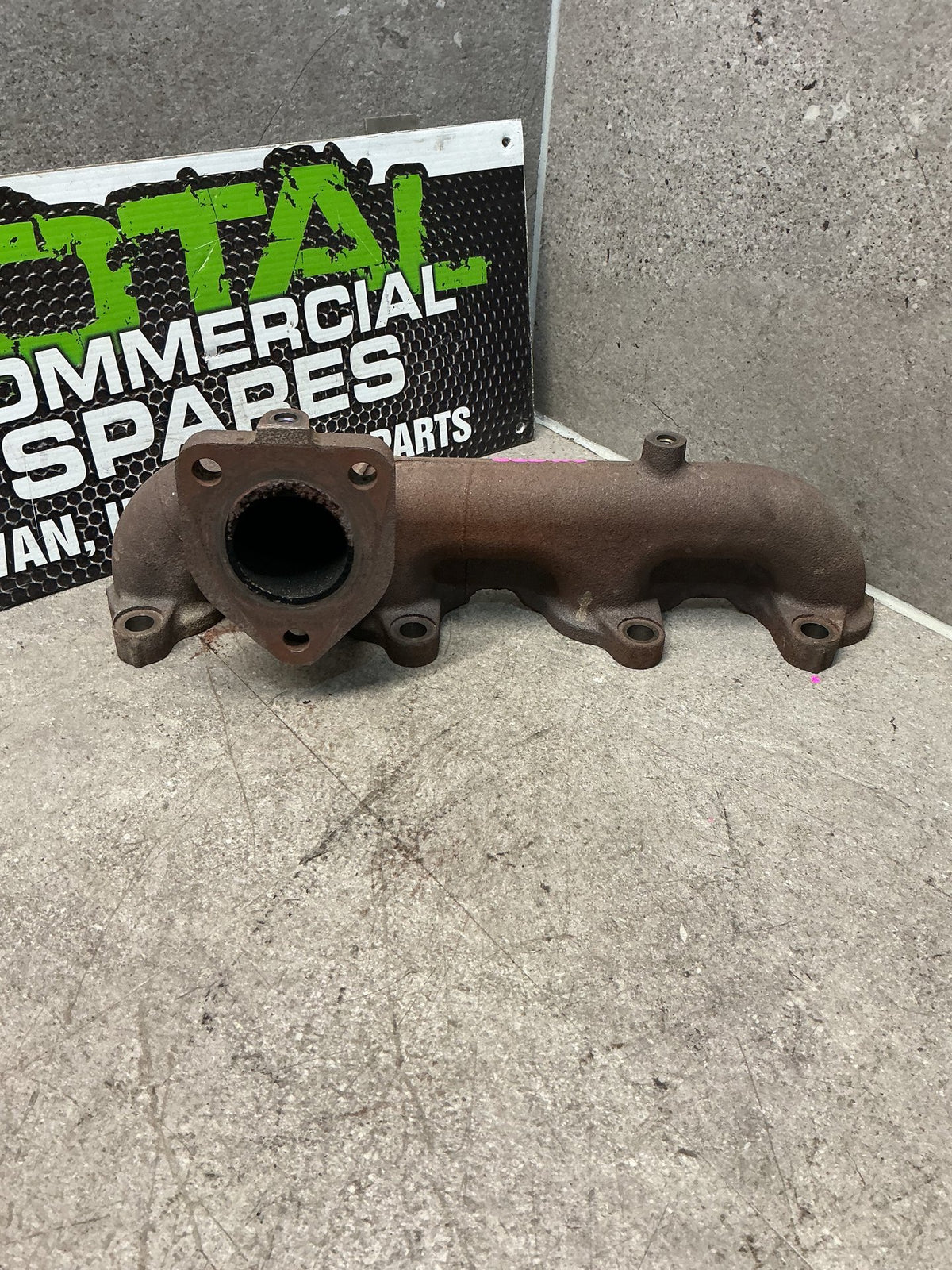 2006 Toyota Hilux- Exhaust Manifold- (TAG14083)