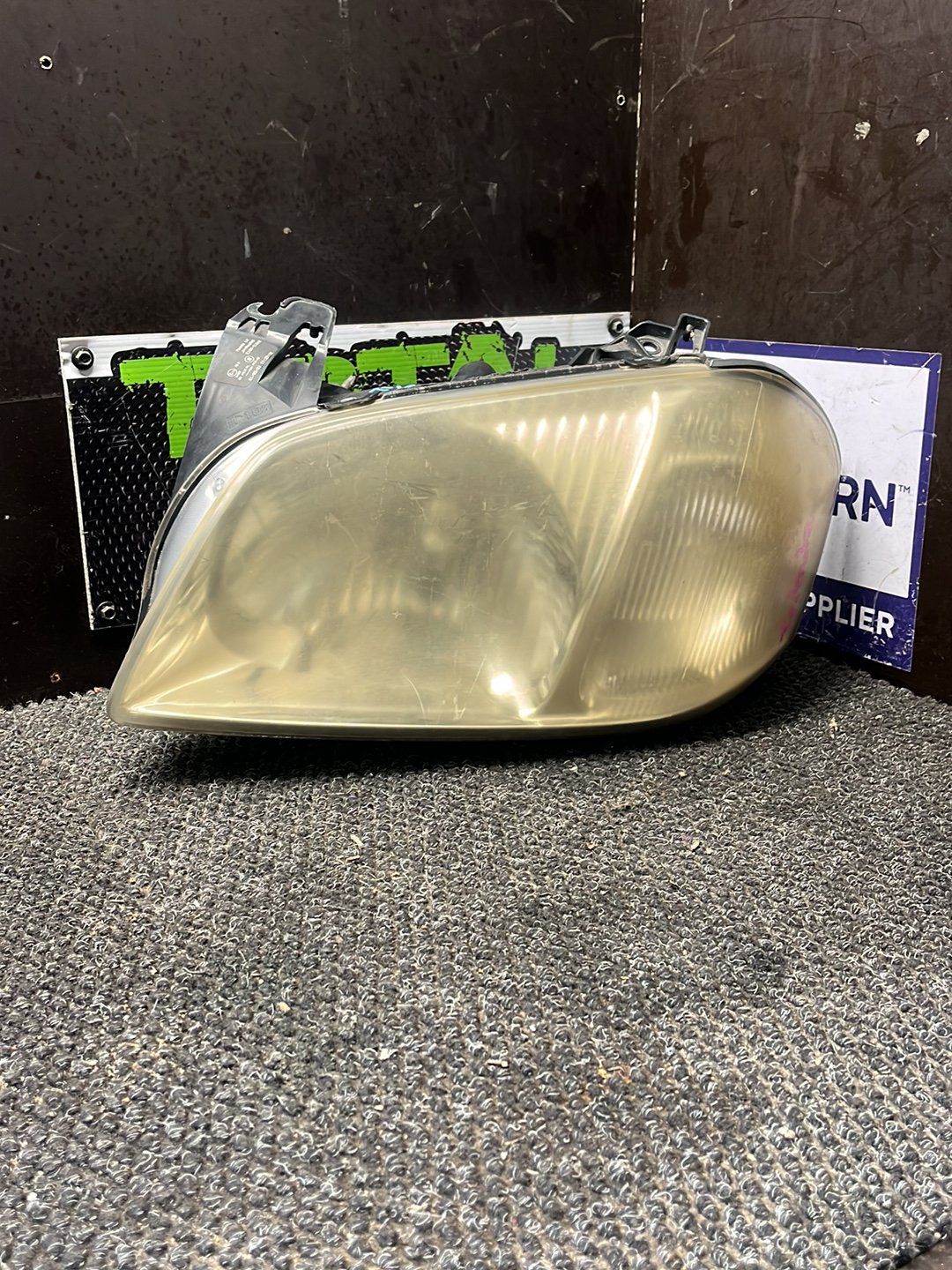 2001 Mazda Tribute EP- Left Headlight- (TAG9341)