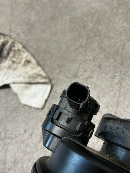 2014 Toyota Hilux- Fuel Filter Primer Pump- (TAG14072)