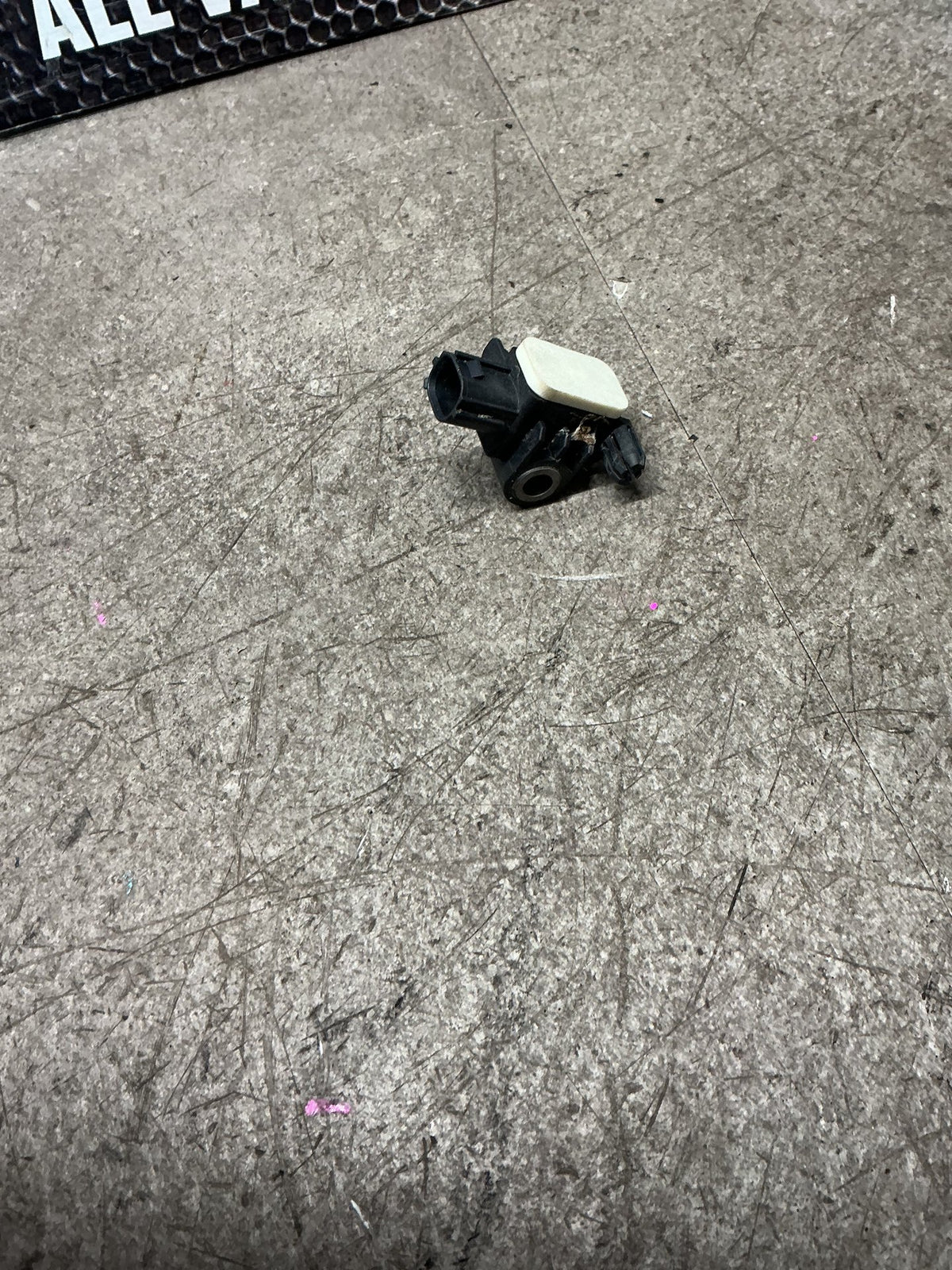 2021 Mitsubishi Outlander GF8- Front Crash Sensor- (TAG17296)