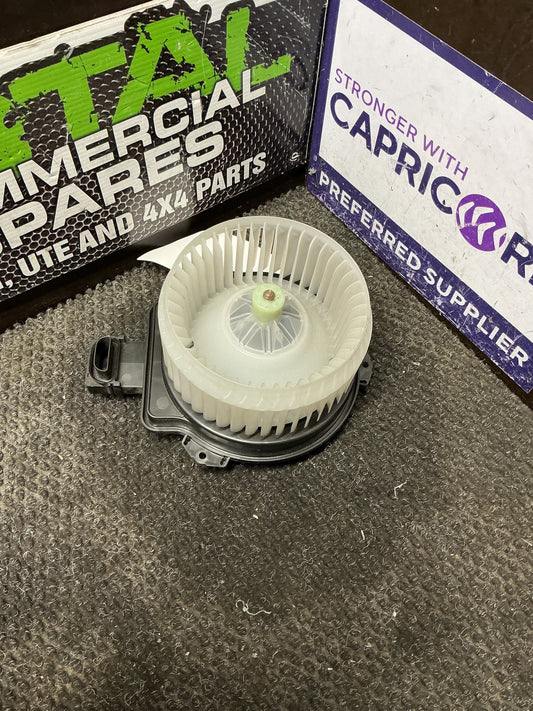 2015 Suzuki SX4 S-Cross 5W074- Heater Fan Motor- (TAG10663)