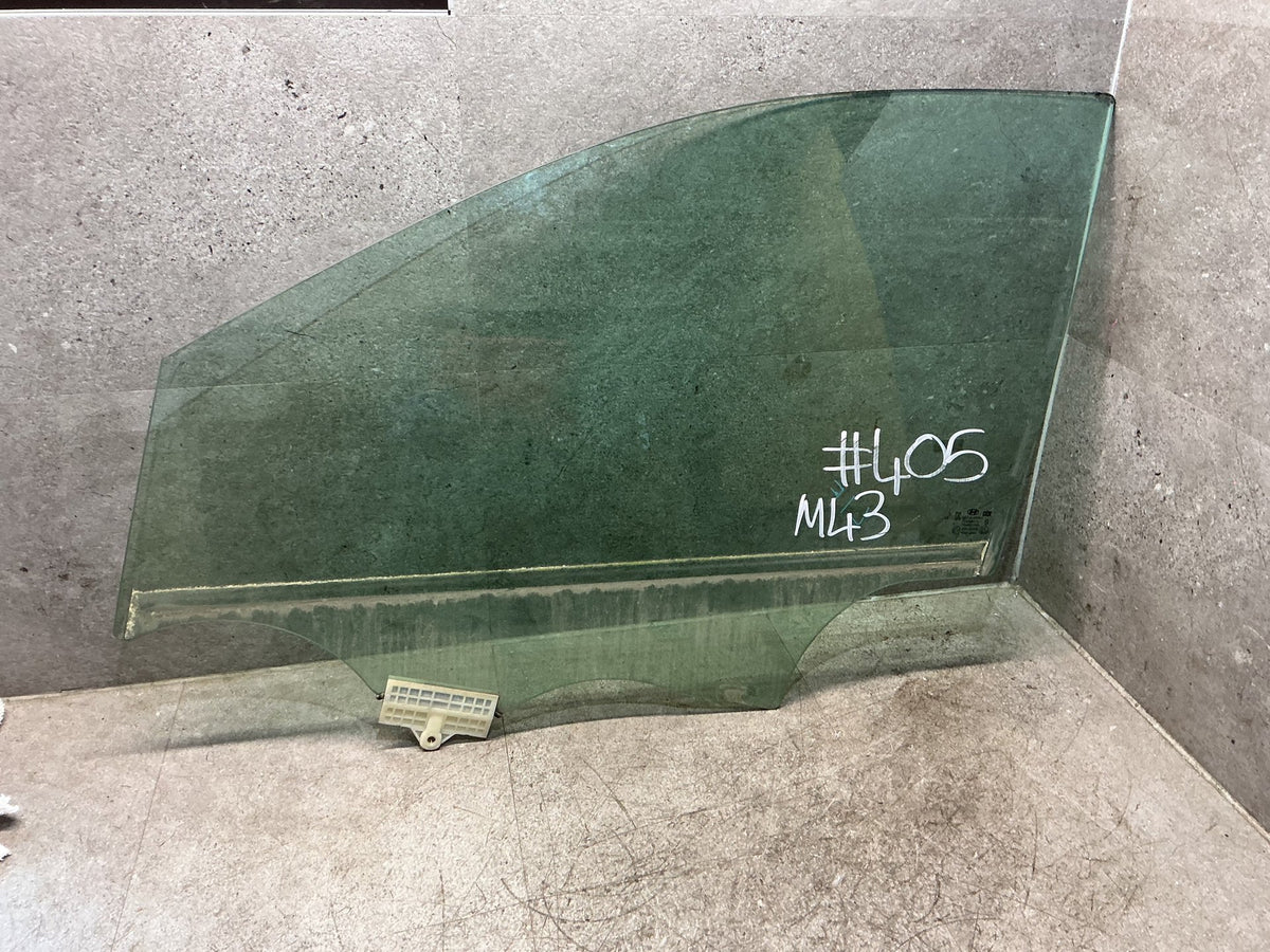2014 Hyundai Santa Fe - Left Front Door Glass - (TAG18466)