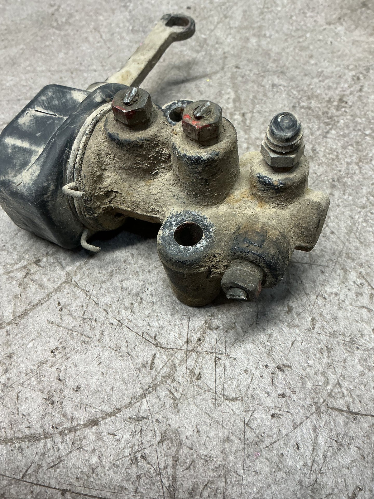 2009 Suzuki Jimny SN- Brake Proportioning Valve- (TAG14135)