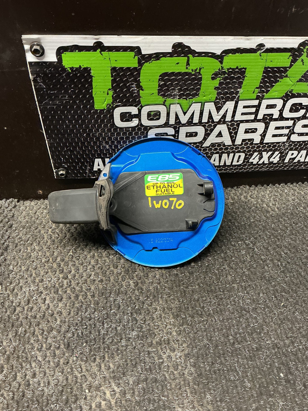 2009 Holden Commodore VE 1W070- Fuel Filler Door- (TAG10548) PN: 92213014