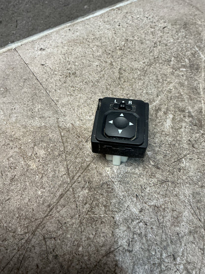 2021 Mitsubishi Outlander GF8 - Mirror Adjuster Switch - (TAG17620)