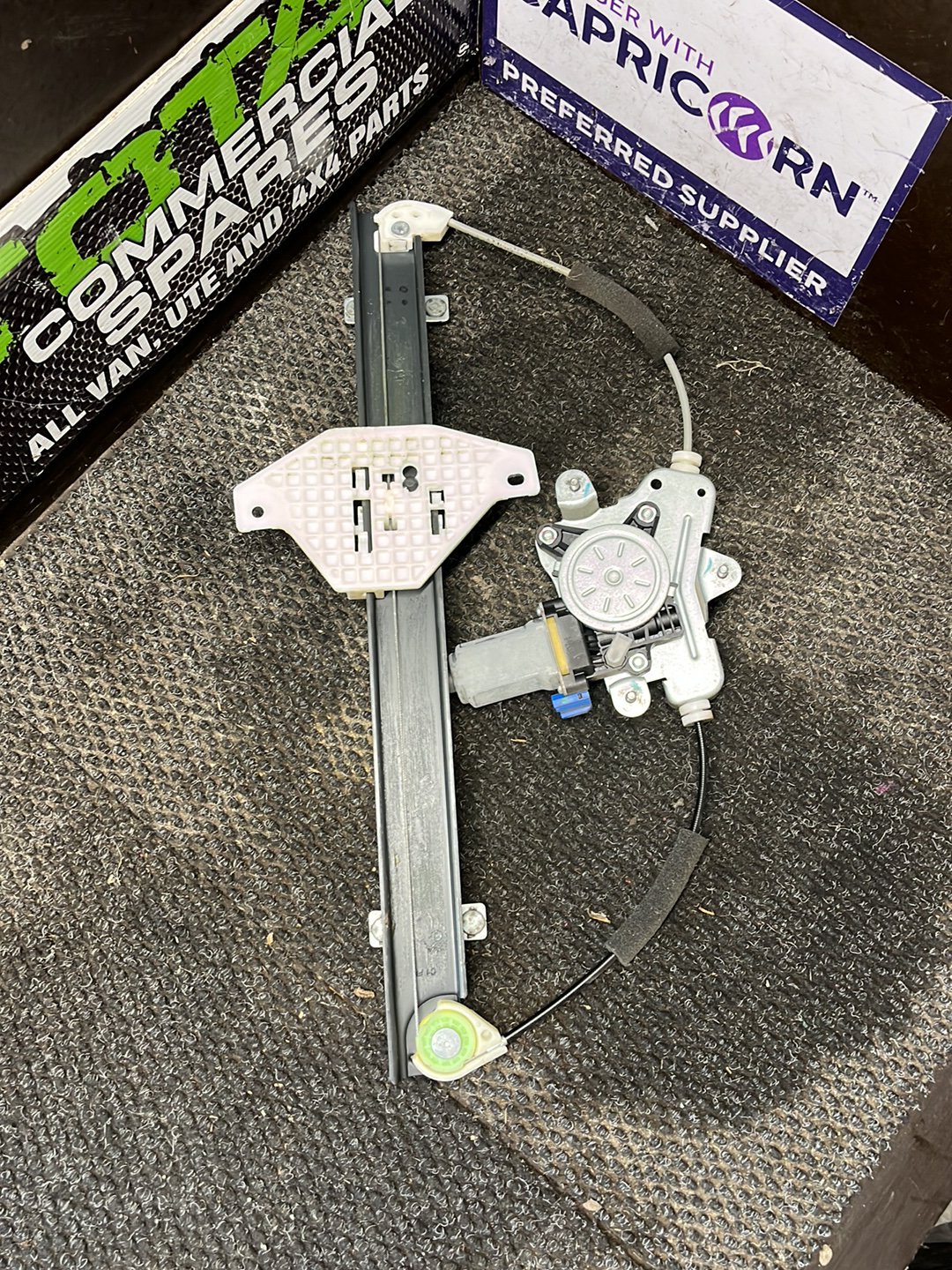 2012 Holden Captiva 7- Left Front Window Regulator/Motor- (TAG8960)