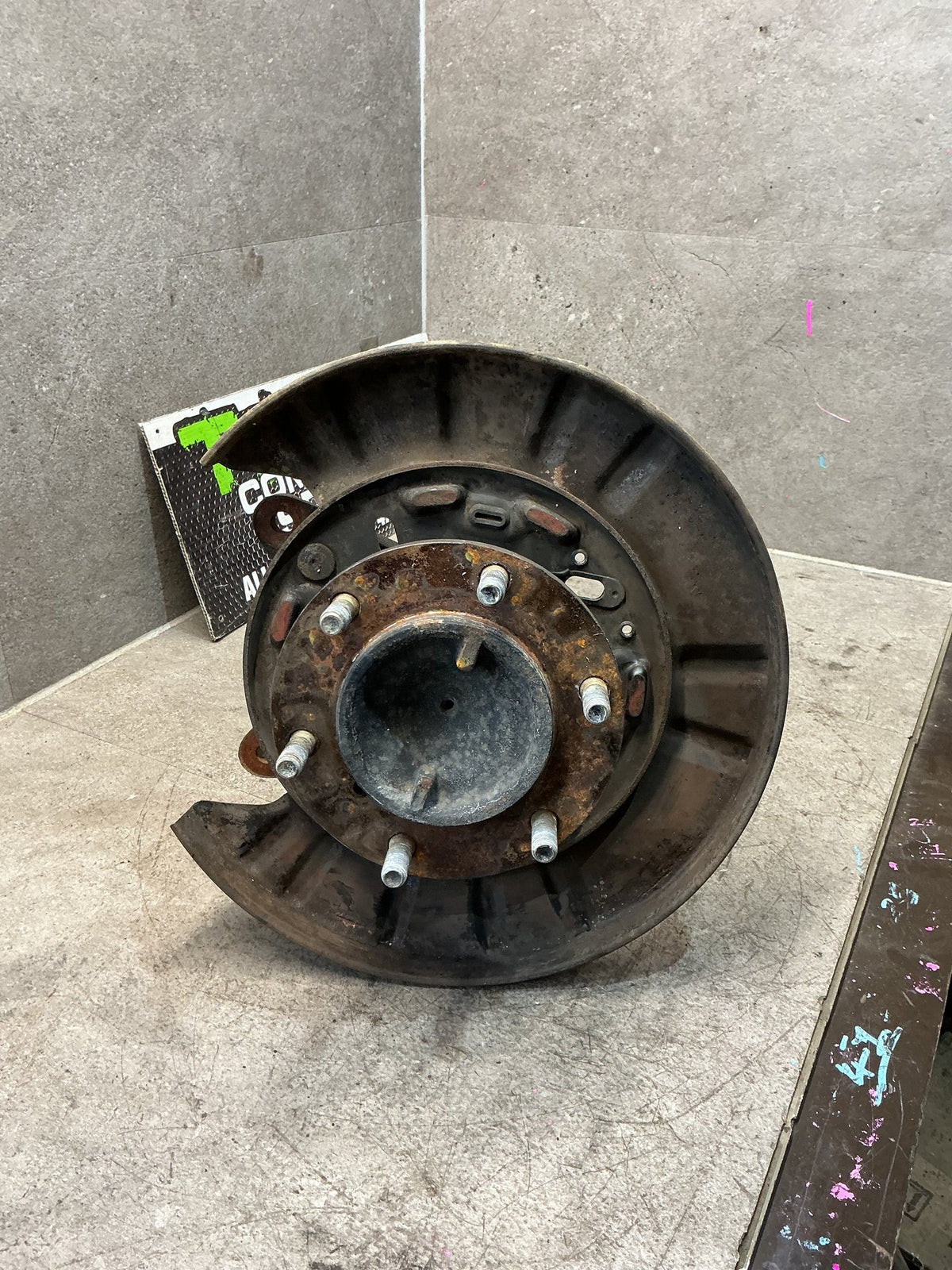 1994 Isuzu Bighorn II UBS UBS69GW- Left Rear ABS Axle- (TAG17391)
