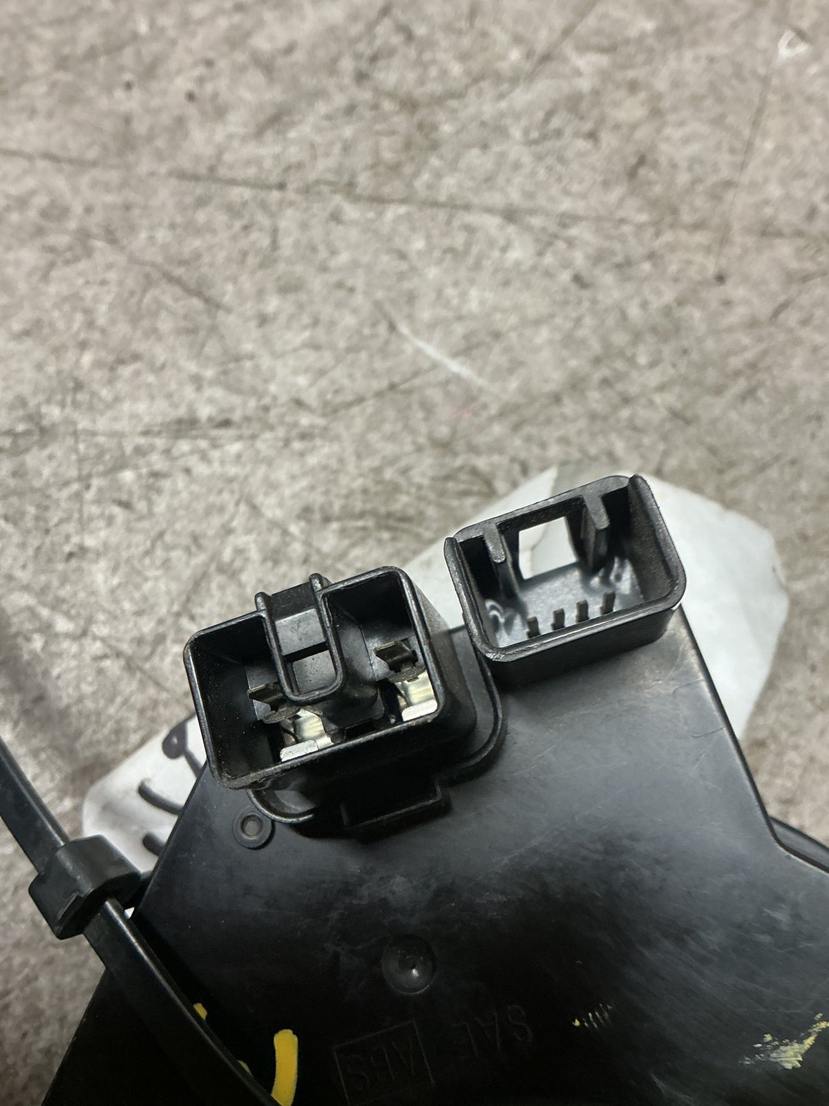 2004 Ford Escape- Clock Spring- (TAG16989)