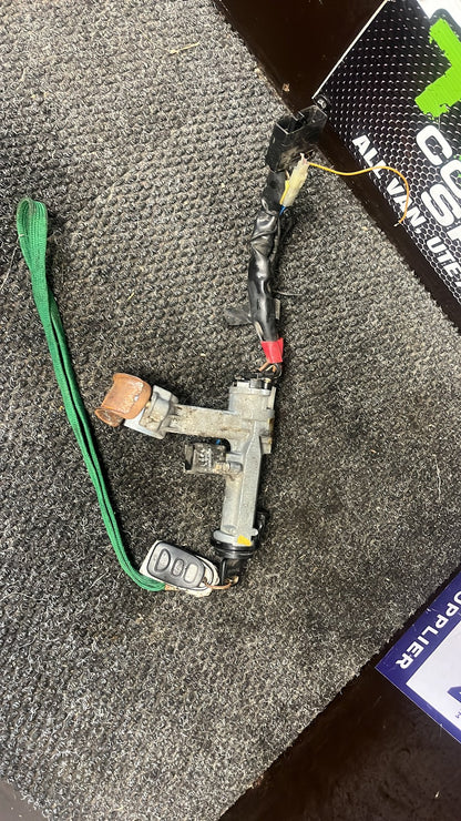 1989-2000 Toyota Hiace IV H100 LH1- Ignition With Key- (TAG6892) PN: 45020-26-5