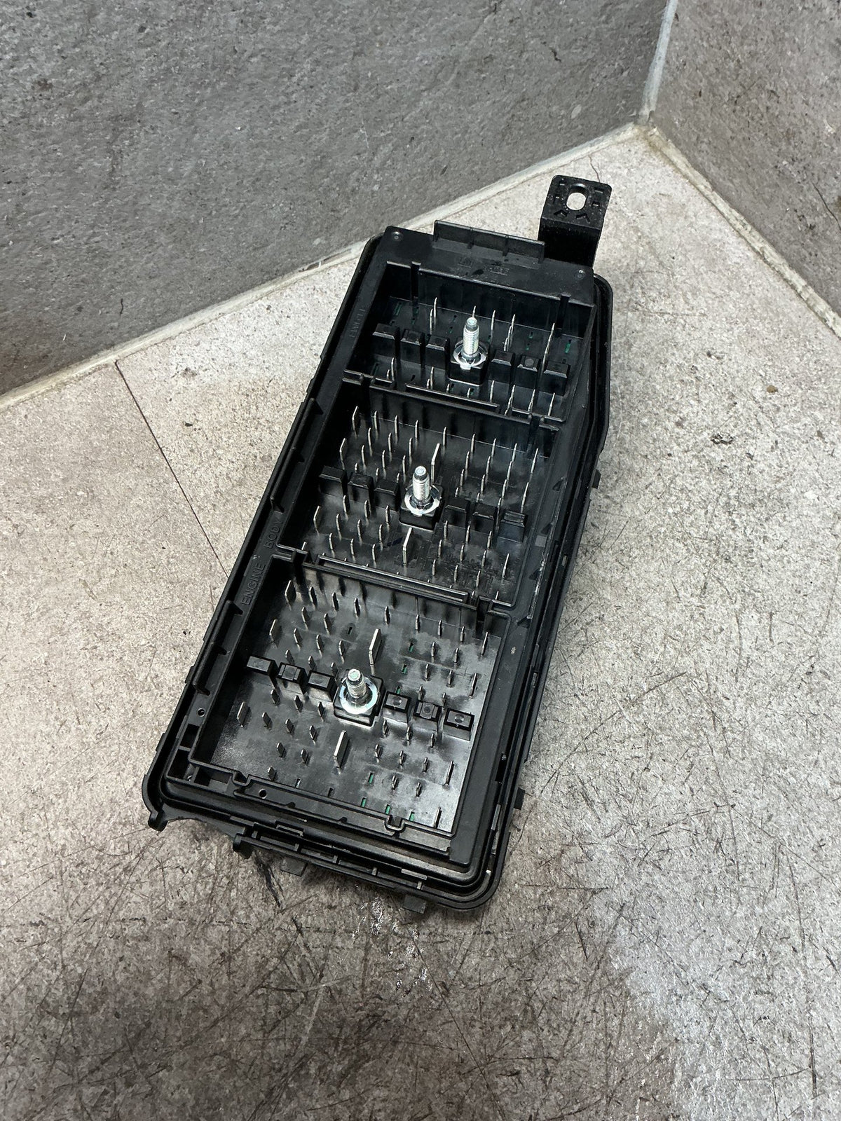 2012 Holden Captiva - Engine Fuse Box - (TAG18500)