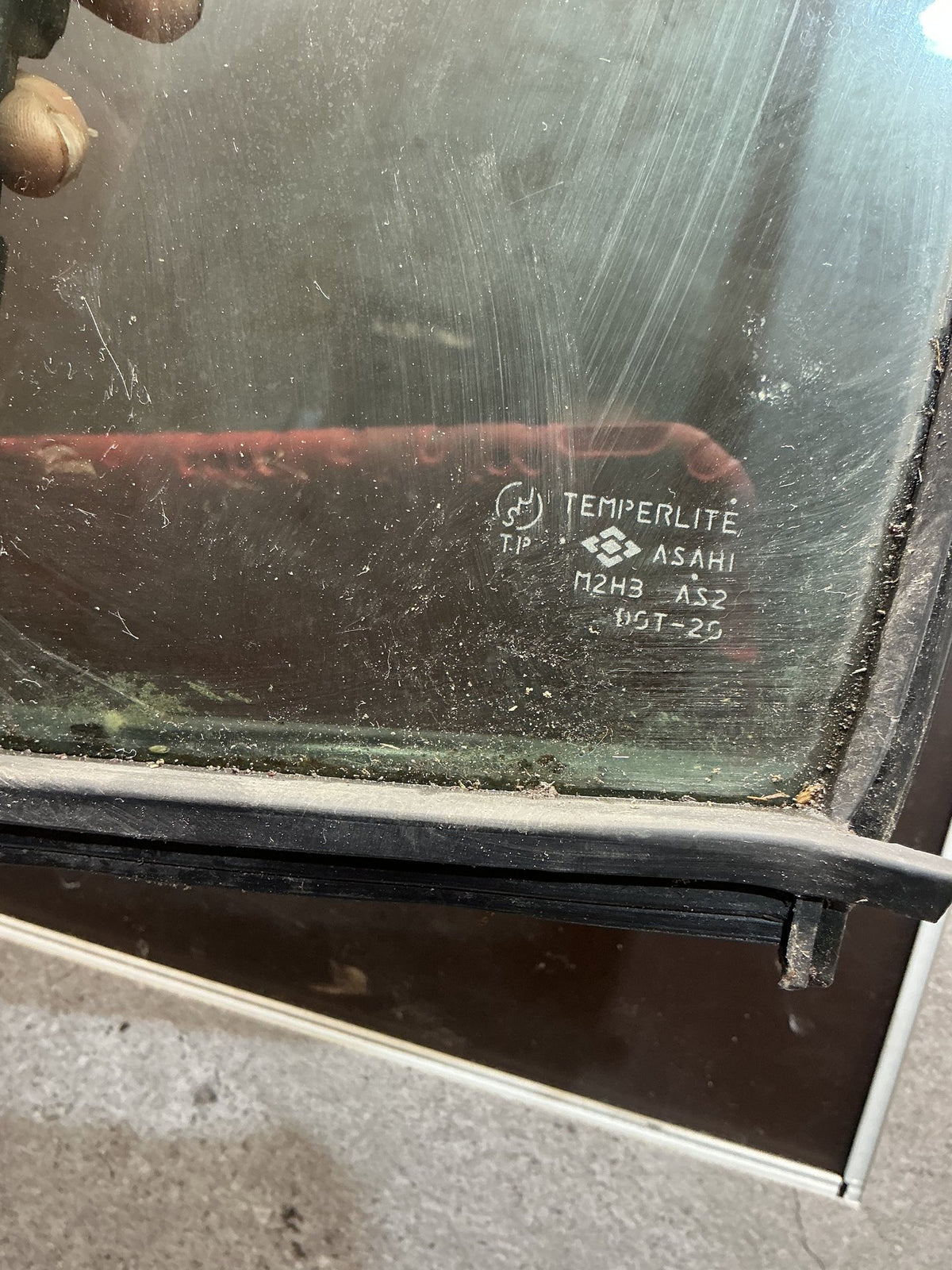 1997-2002 Nissan Elgrand E50 - Left Front Quarter Door Glass - (TAG18680)