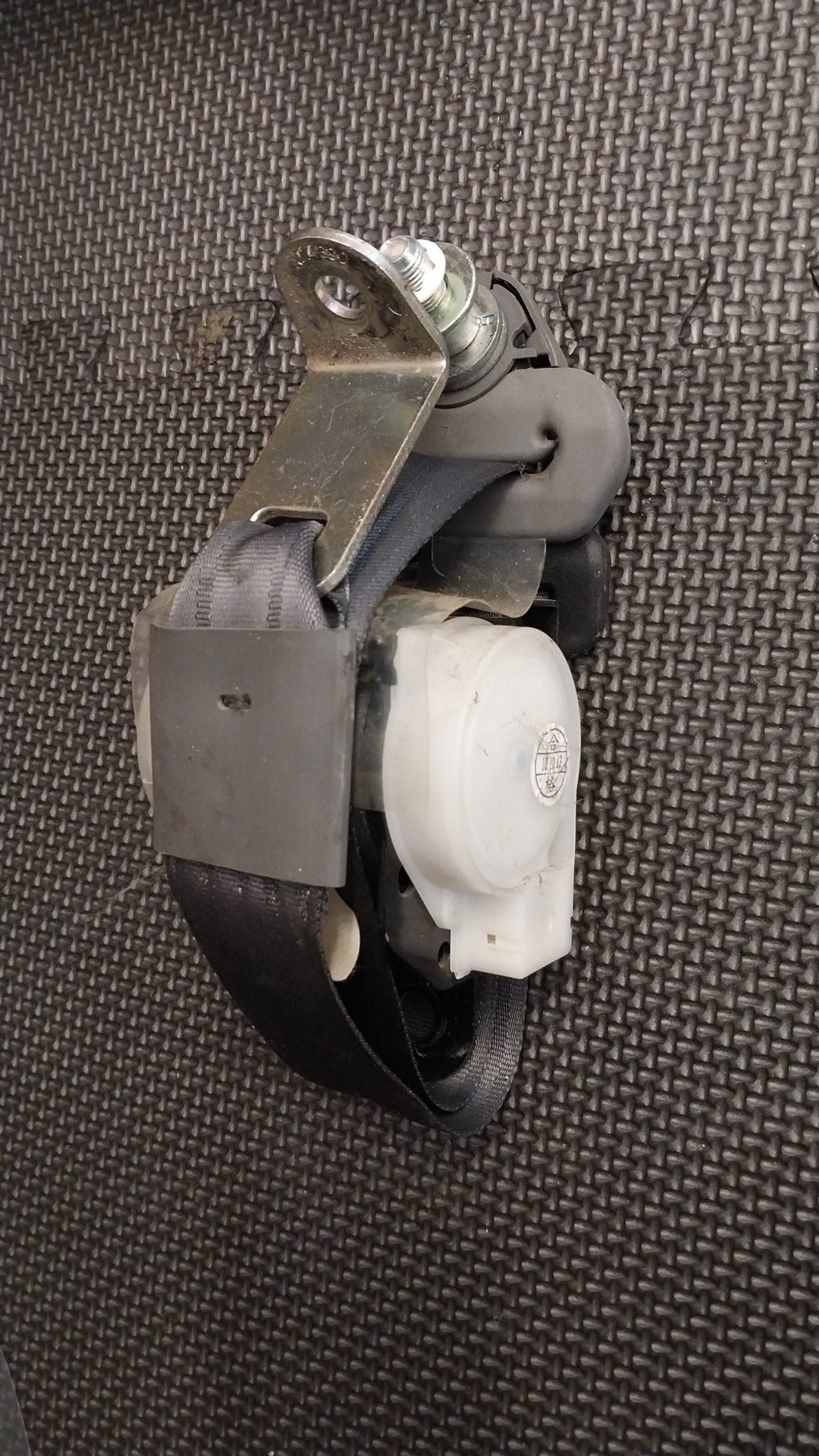 2006-2011 Mazda BT-50 CD UNY0E- Left Rear Seat Belt- (TAG295)