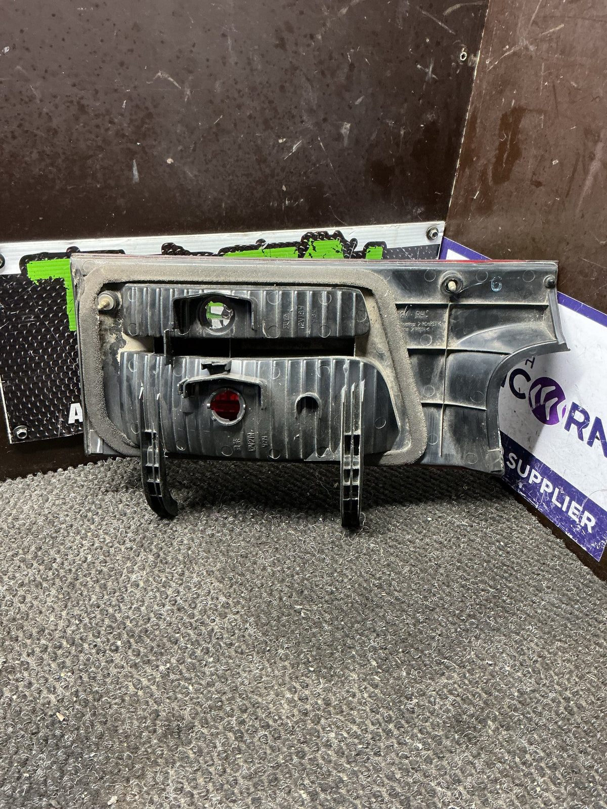 2000 Toyota Estima ACR30- Right Tailgate Light- (TAG9901)