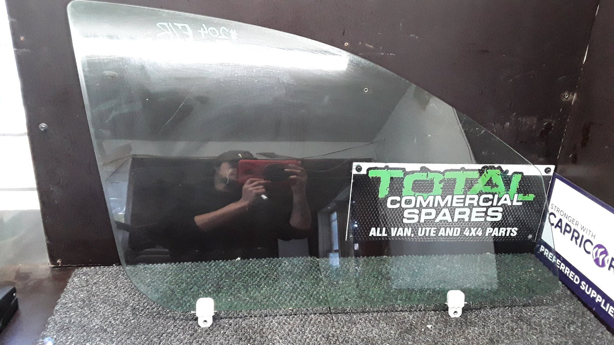 2005-2012 Mitsubishi Outlander II CW*W- Right Front Door Glass- (TAG6329)