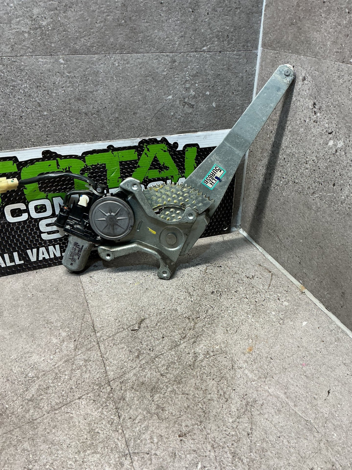 2010 Ford Ranger- Left Rear Window Regulator/Motor- (TAG15193)