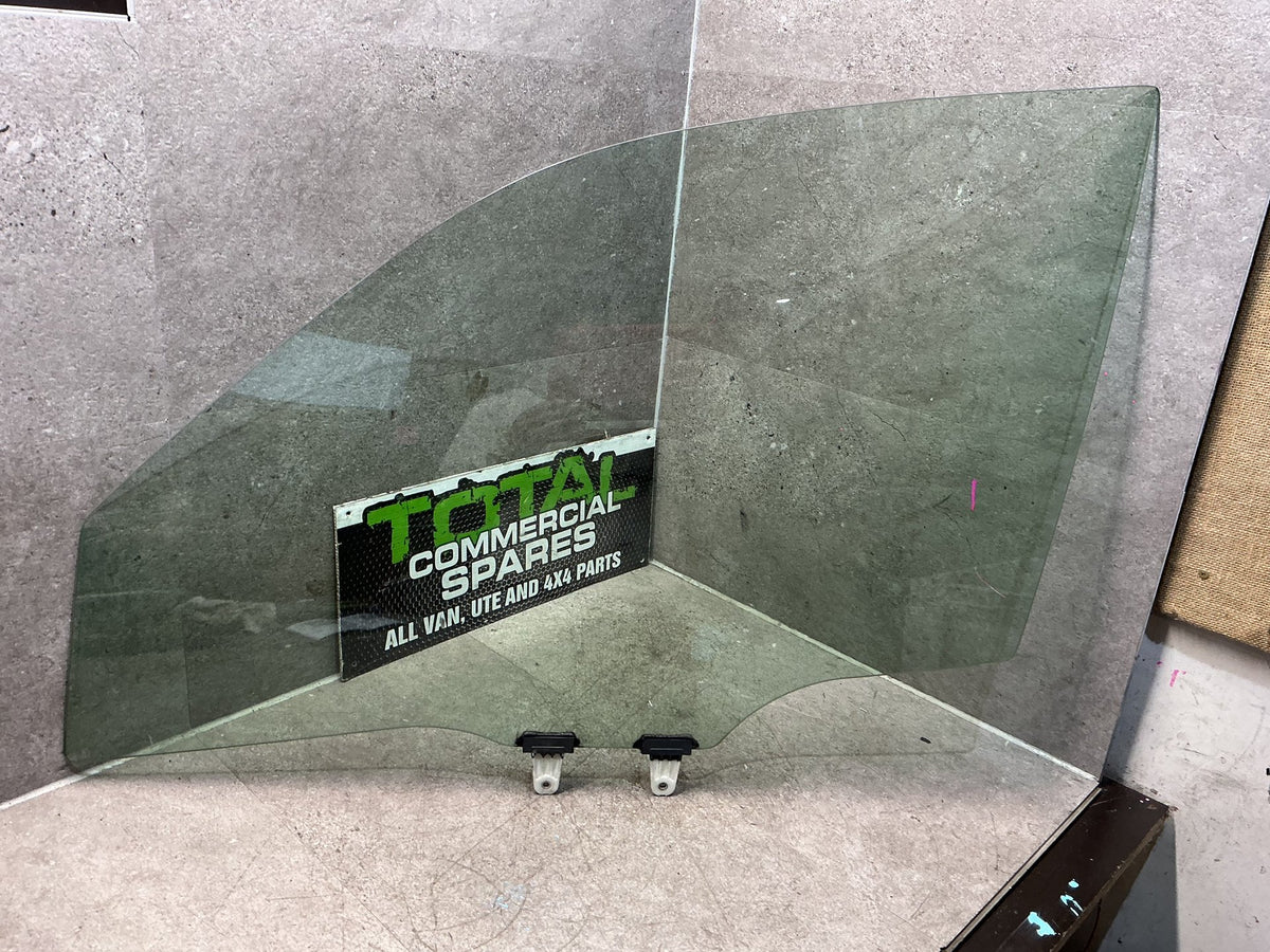 2003-2006 Suzuki Grand Vitara I FT JA627- Left Front Door Glass- (TAG15966)