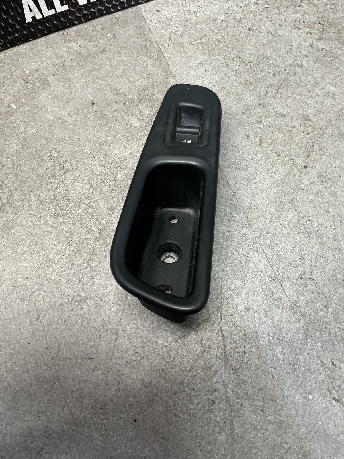 2015-2020 Jeep Renegade B1- Right Rear Window Switch- (TAG12325)