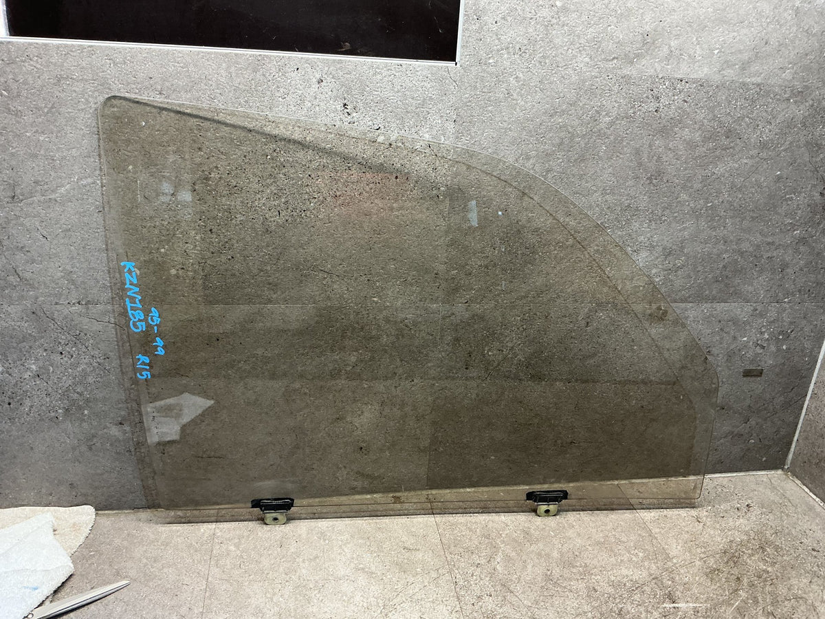 1995-1999 Toyota Hilux Surf KZN185 - Right Front Door Glass - (TAG18992)