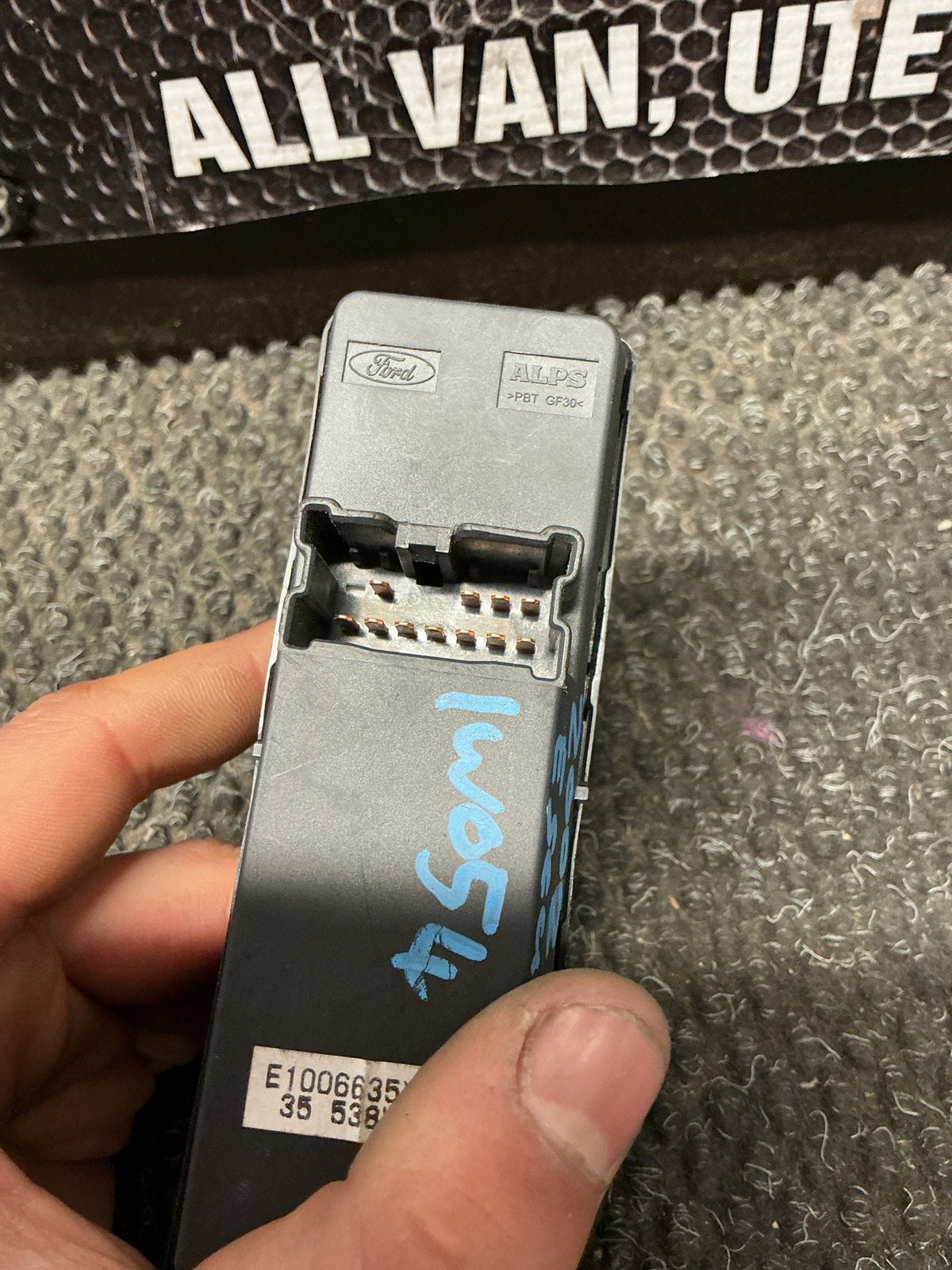 2002 Ford Escape 1W054- Master Power Window Switch- (TAG9936)