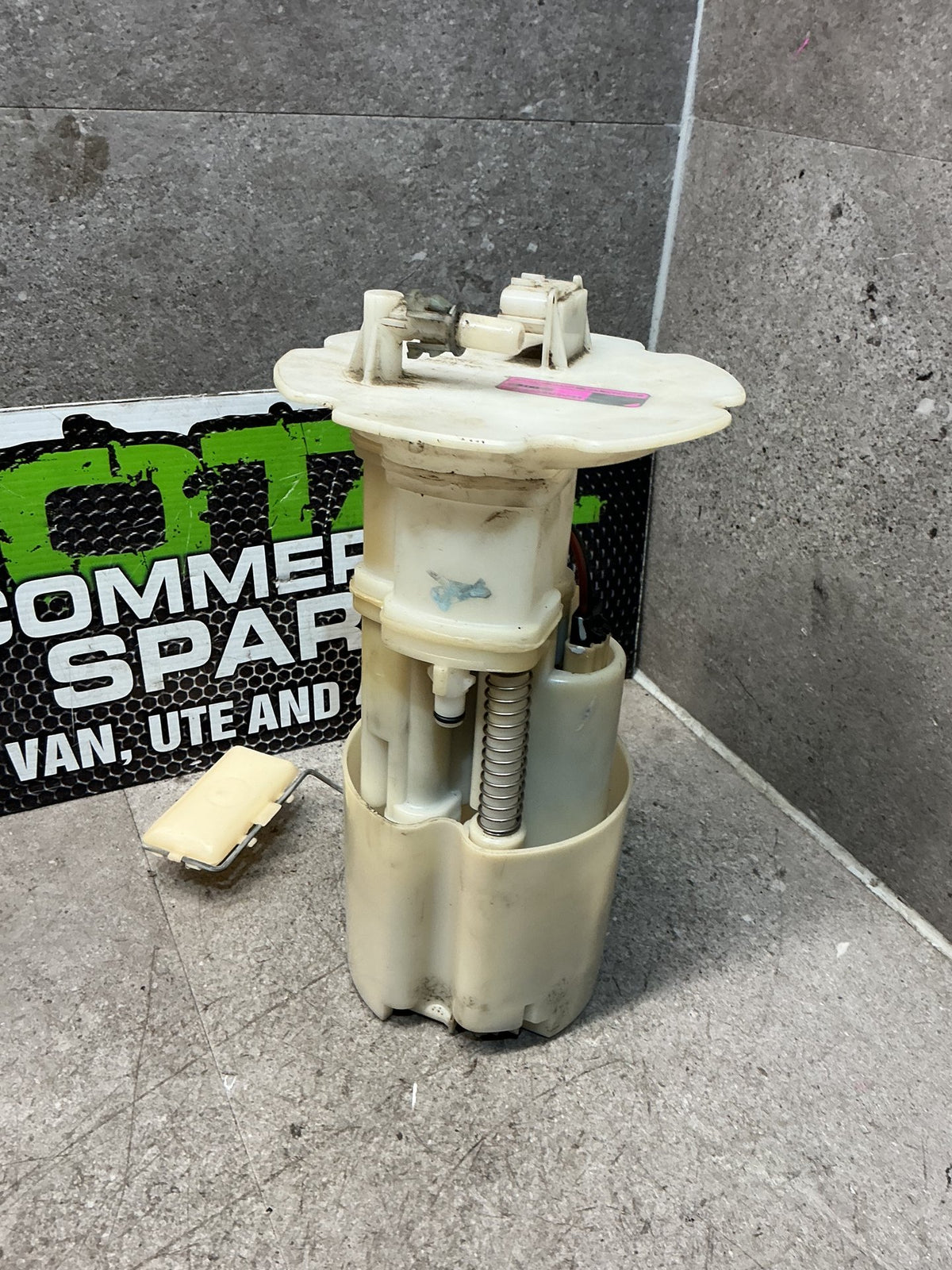 2006 Nissan Elgrand E51 NE51- Fuel Sending Unit- (TAG16611)