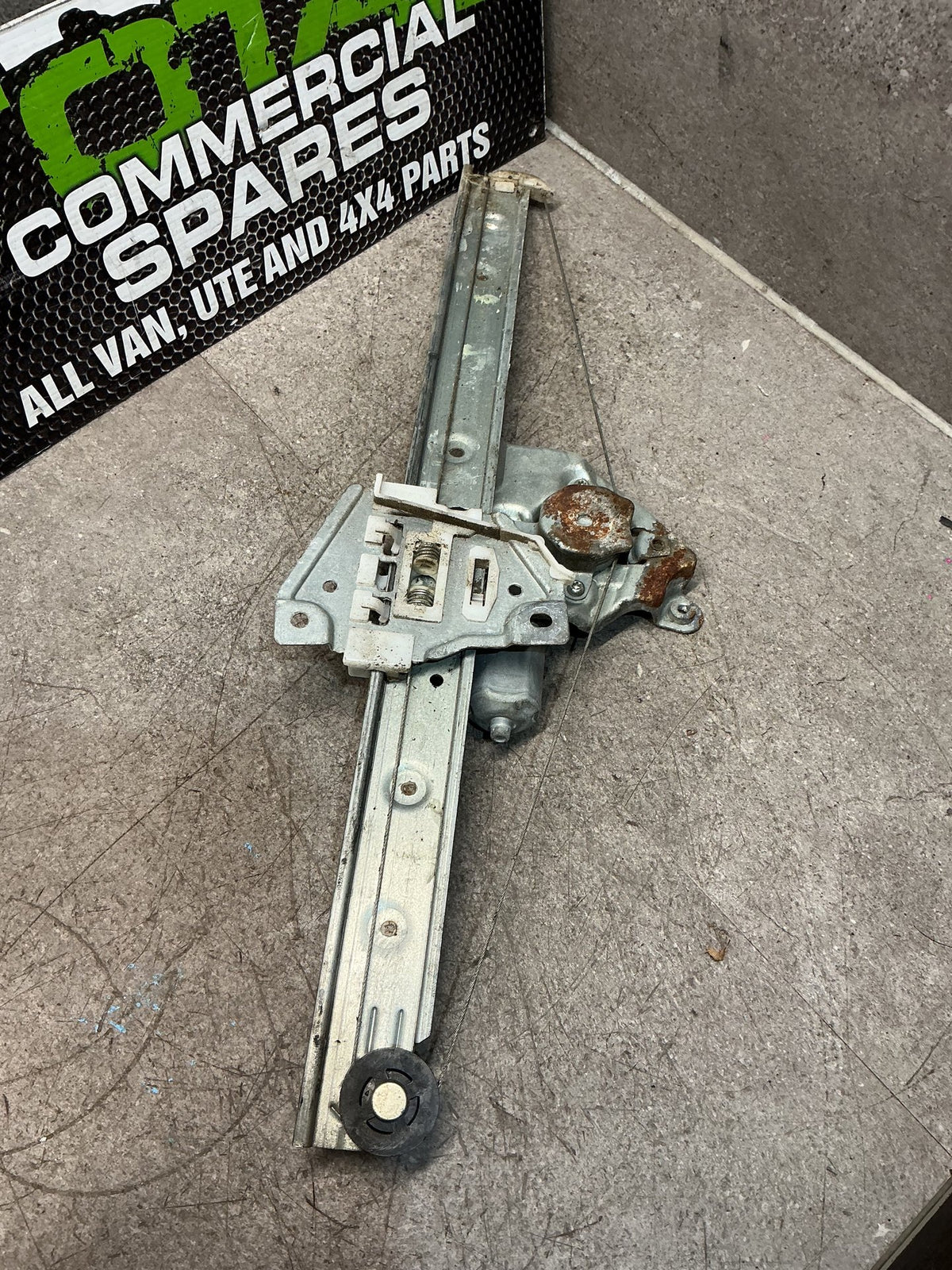 2003-2006 Suzuki Grand Vitara I FT JA627- Left Front Window Regulator/Motor- (TAG15962)