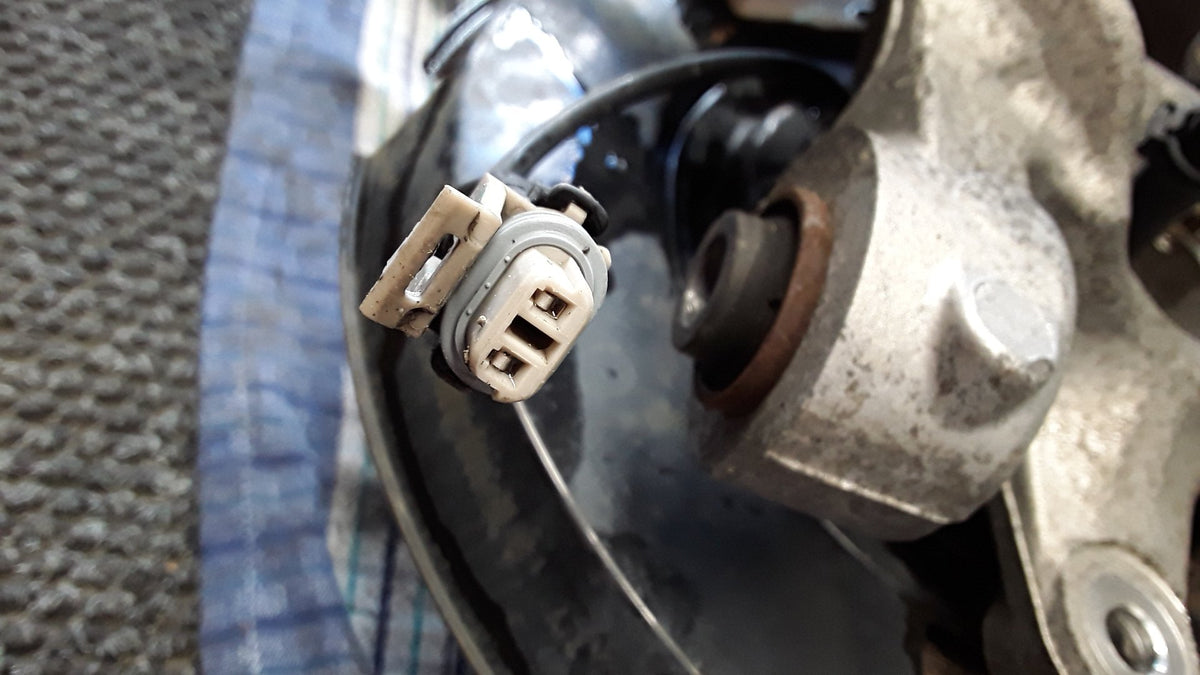 2013 Holden Captiva LT 2WD 2.4 AT- Left Rear Hub Assembly- (TAG6527)