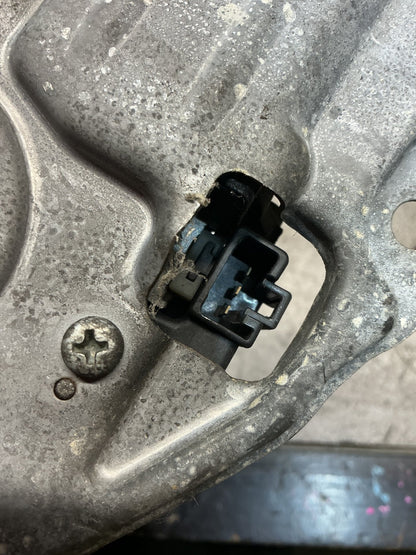 2011 Toyota Hiace TRH219- Rear Wiper Motor- (TAG16767)