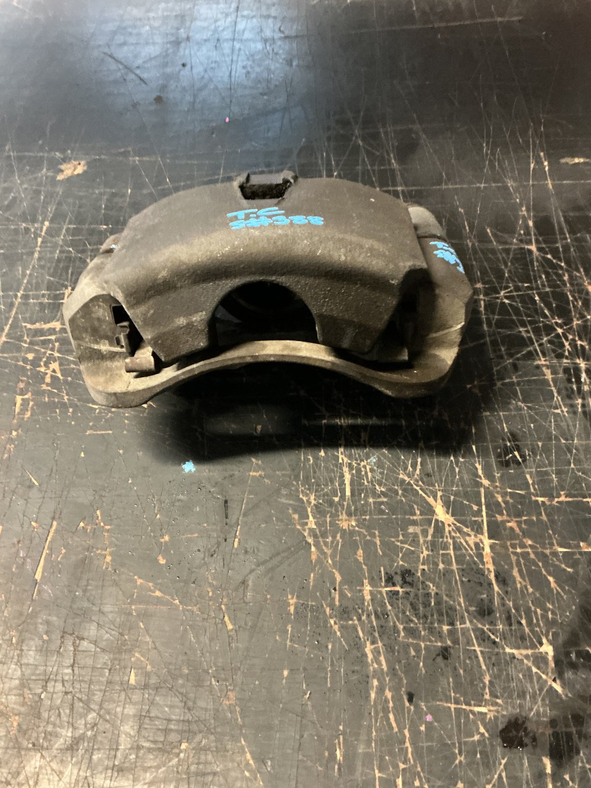 2006 Toyota Hilux- Left Front Caliper- (TAG14558)