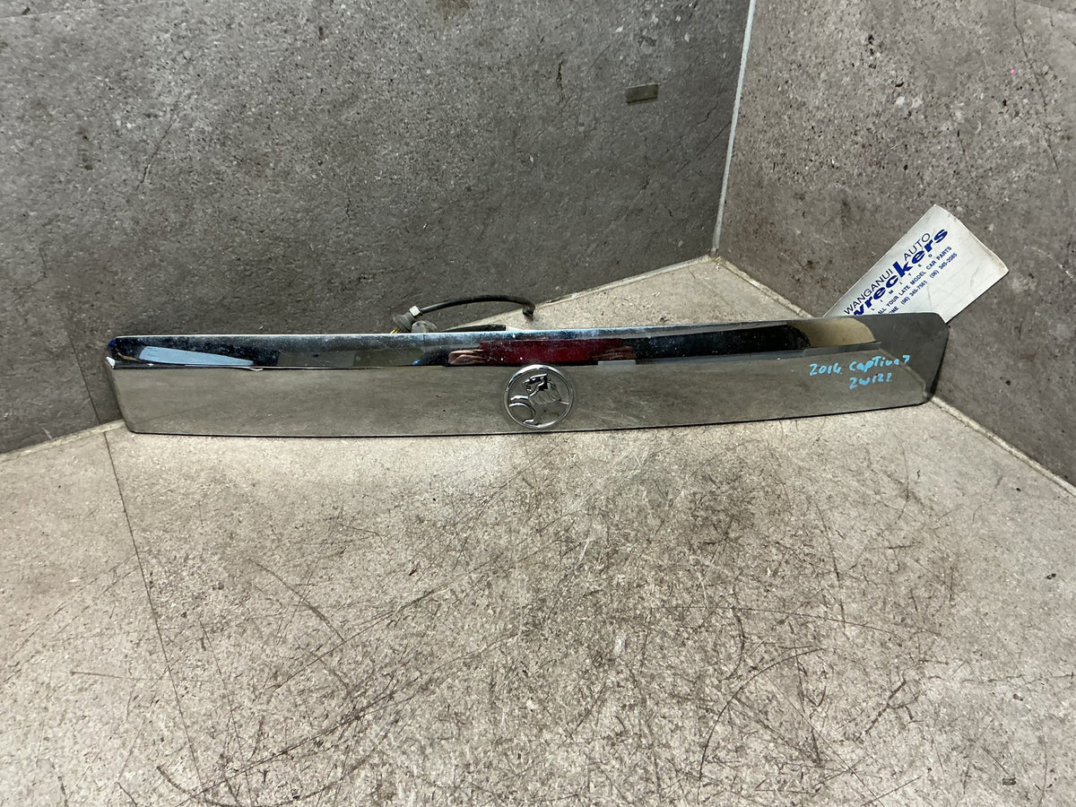 2016 Holden Captiva 7 - Centre Tailgate Garnish - (TAG18414)