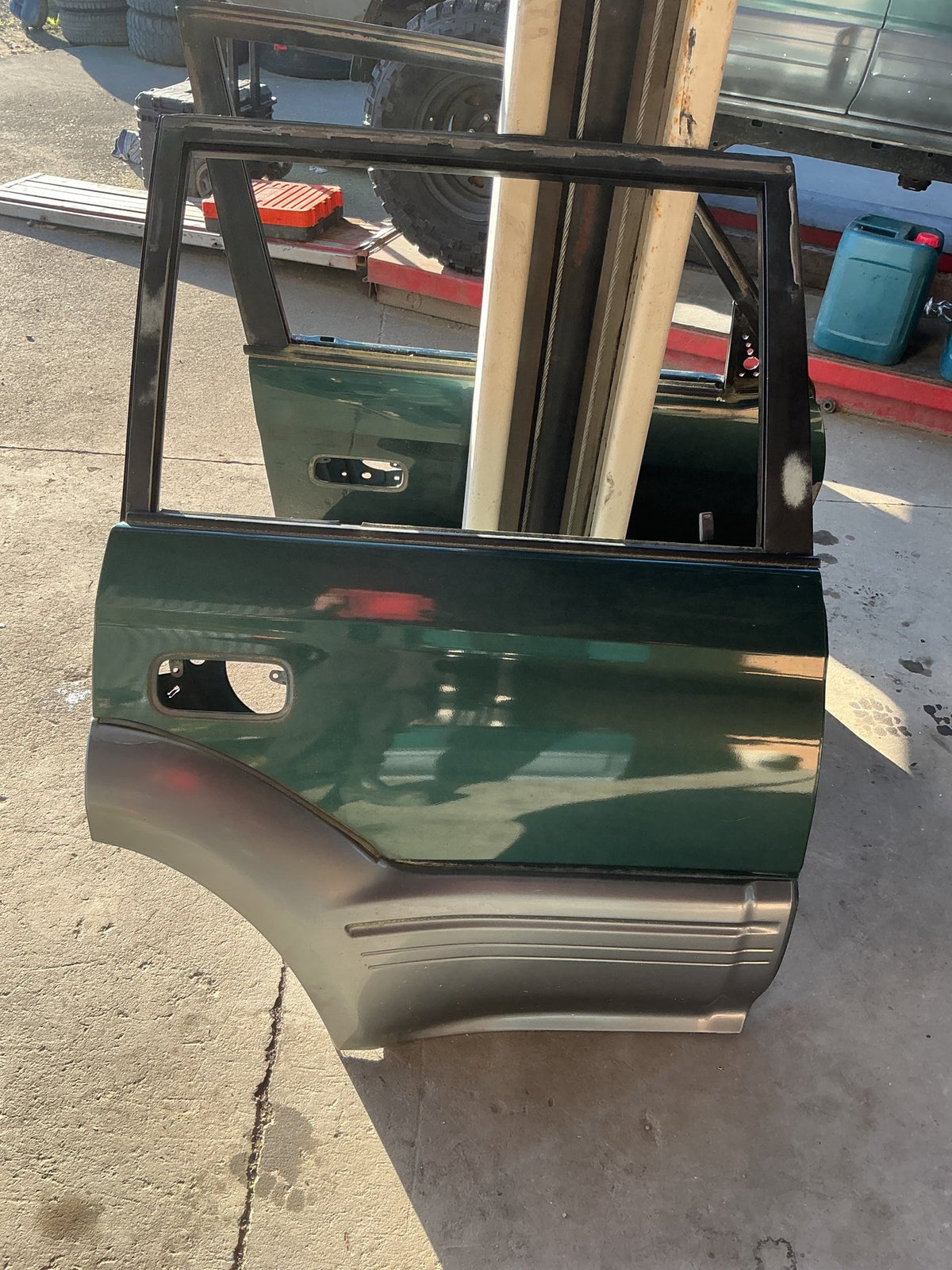1996-2000 Toyota Land Cruiser J90 - Right Rear Door Shell - (TAG18049)