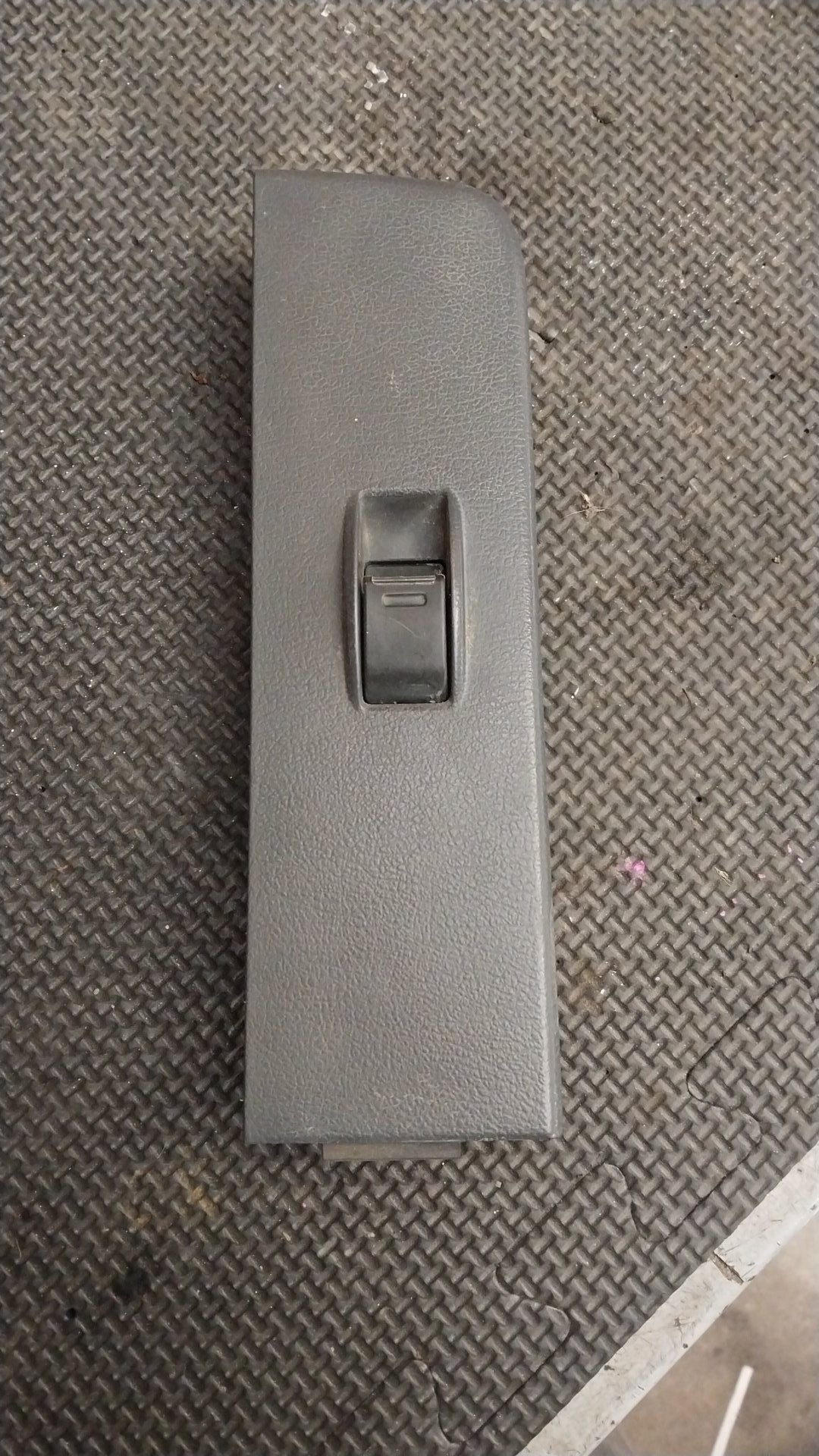 1995 Toyota Land Cruiser Landcruiser HDJ81- Left Front Window Switch- (TAG2369)