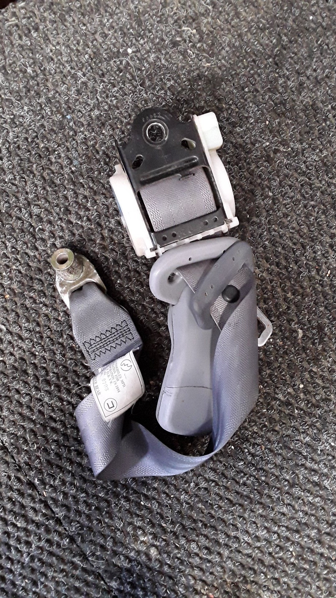 1996-2000 Toyota Land Cruiser J90 KZJ95- Left Rear 3RD Row Seat Belt- (TAG6140)