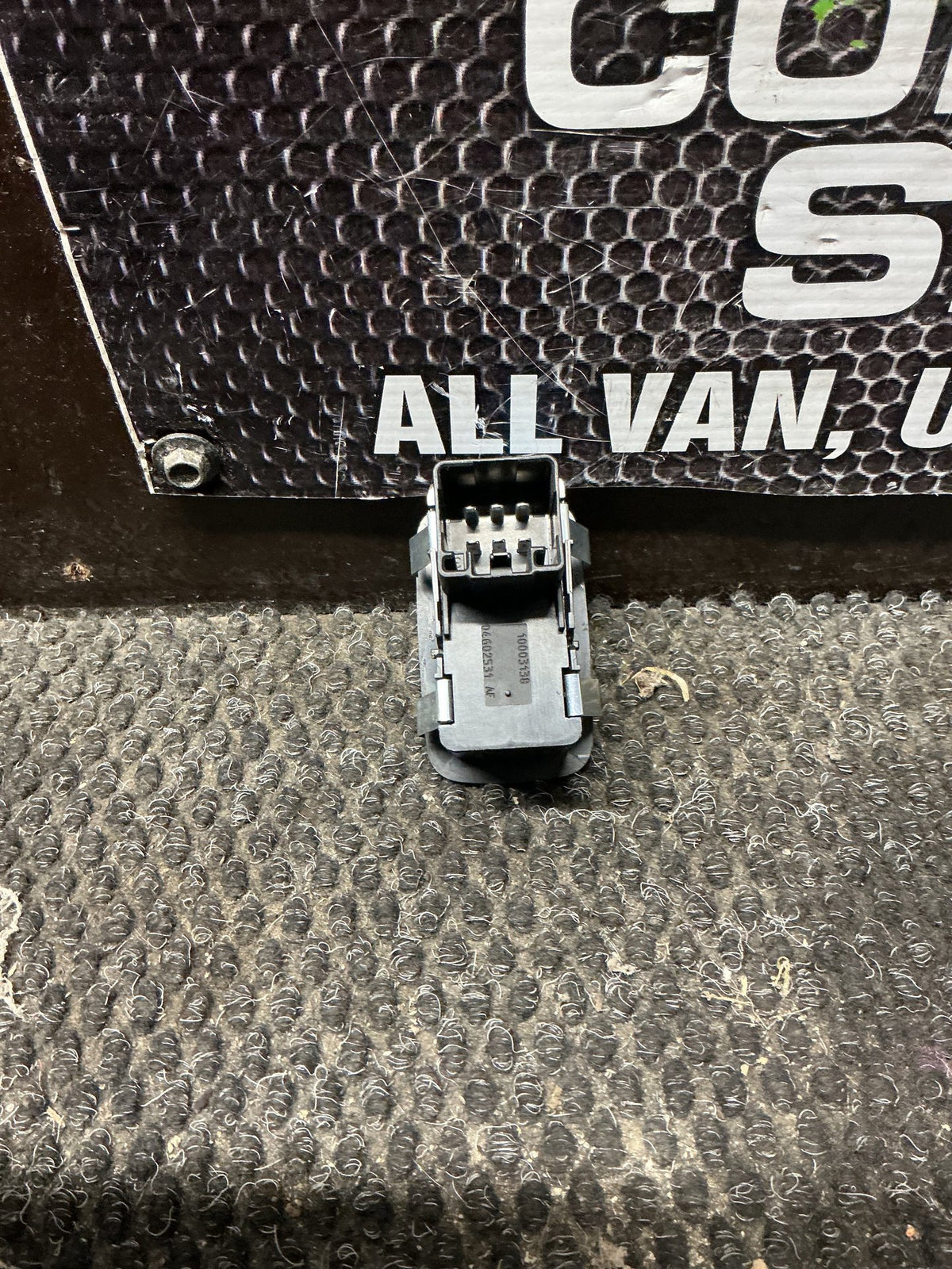 2010 Dodge Journey JC- Left Rear Window Switch- (TAG11392) PN: 04602531 AF