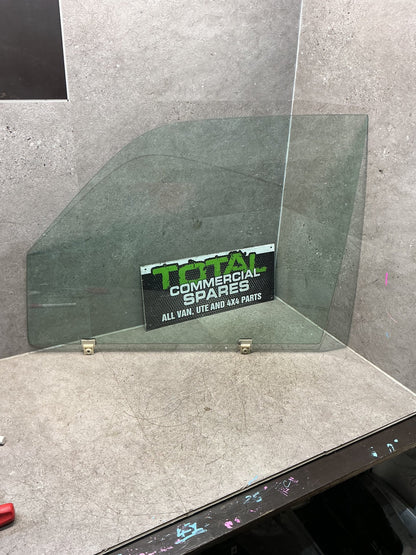 1995 Isuzu Bighorn UBS69GW- Left Front Door Glass- (TAG16381)