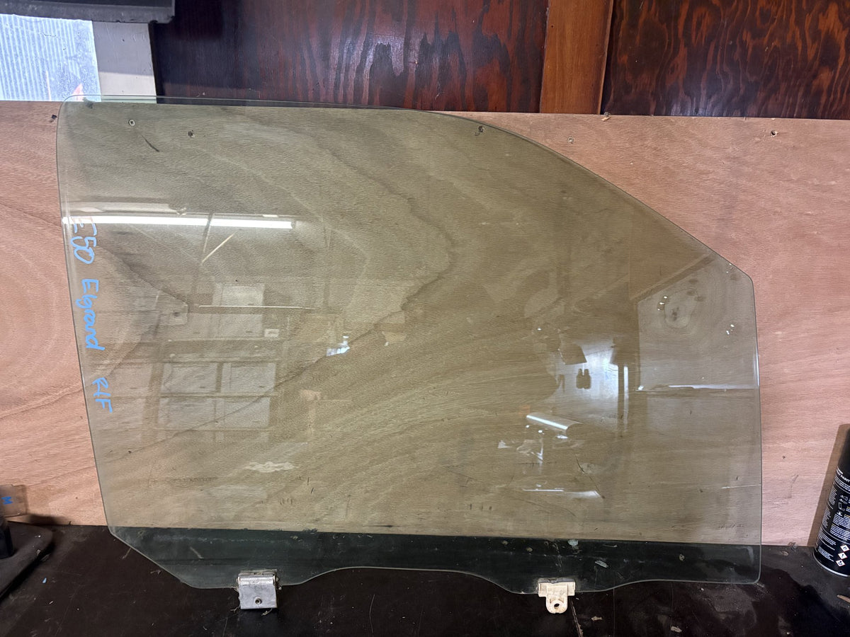 1997-2002 Nissan Elgrand E50 - Right Front Door Glass - (TAG19134)