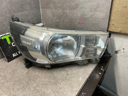 2017 Toyota Hilux- Right Headlight- (TAG16445)