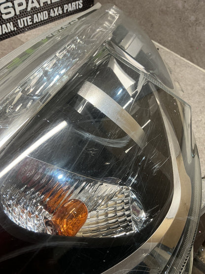 2017 Toyota Hilux SR5- Right Headlight- (TAG16444)