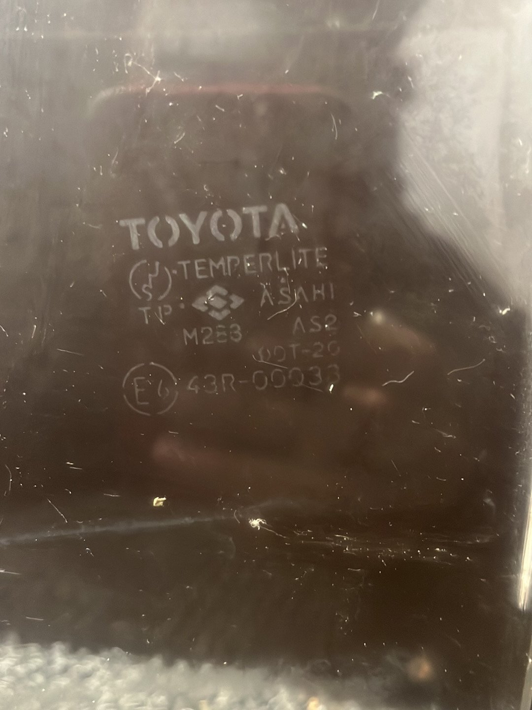 1989-1995 Toyota Hilux II N130- Left Front Door Glass- (TAG7055)