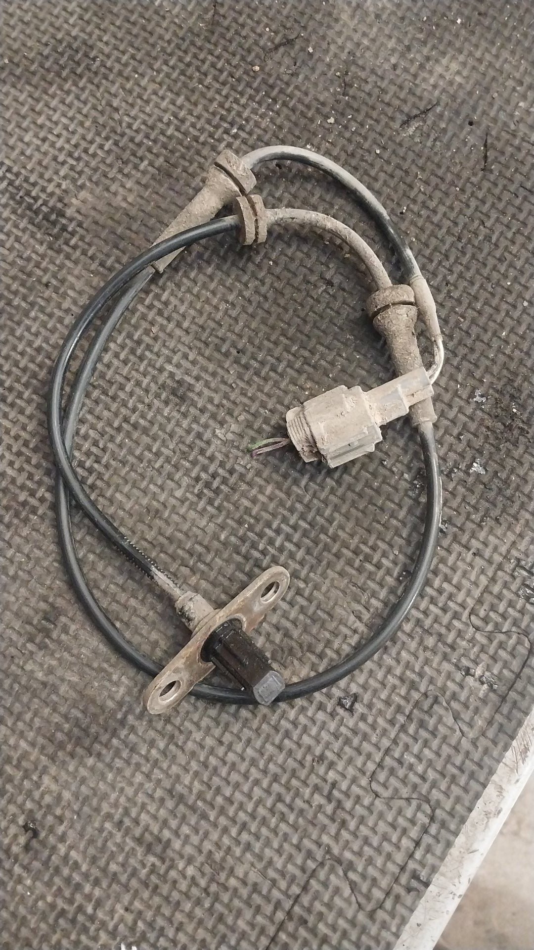 2007 Nissan Navara D40 CVND40- Right Rear ABS Sensor- (TAG2598) PN: RR